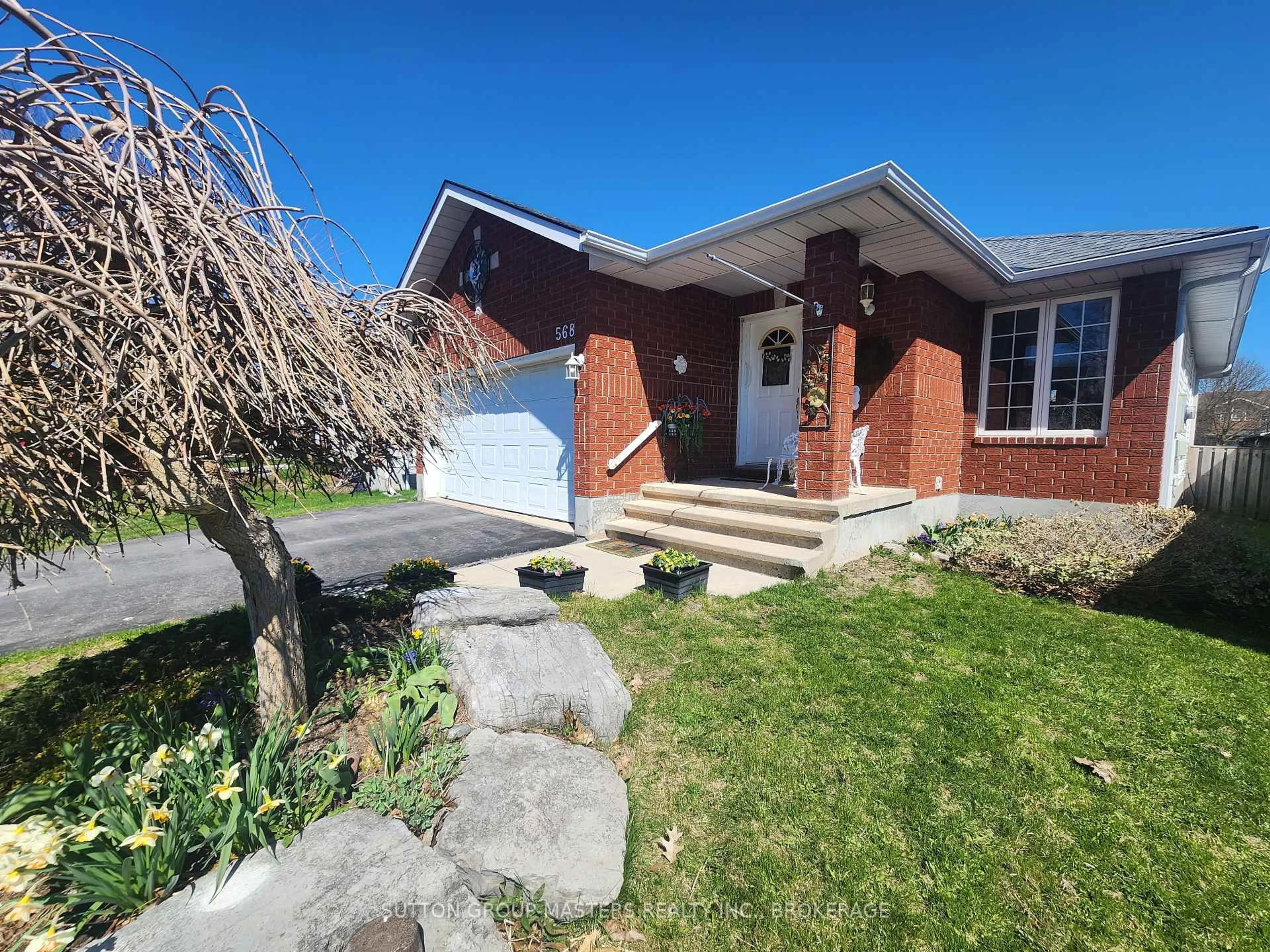 A pic from outside/outdoor area/front of a property/back of a property/a pic from drone, street for 568 Roosevelt Dr, Kingston Ontario K7M 8Z7
