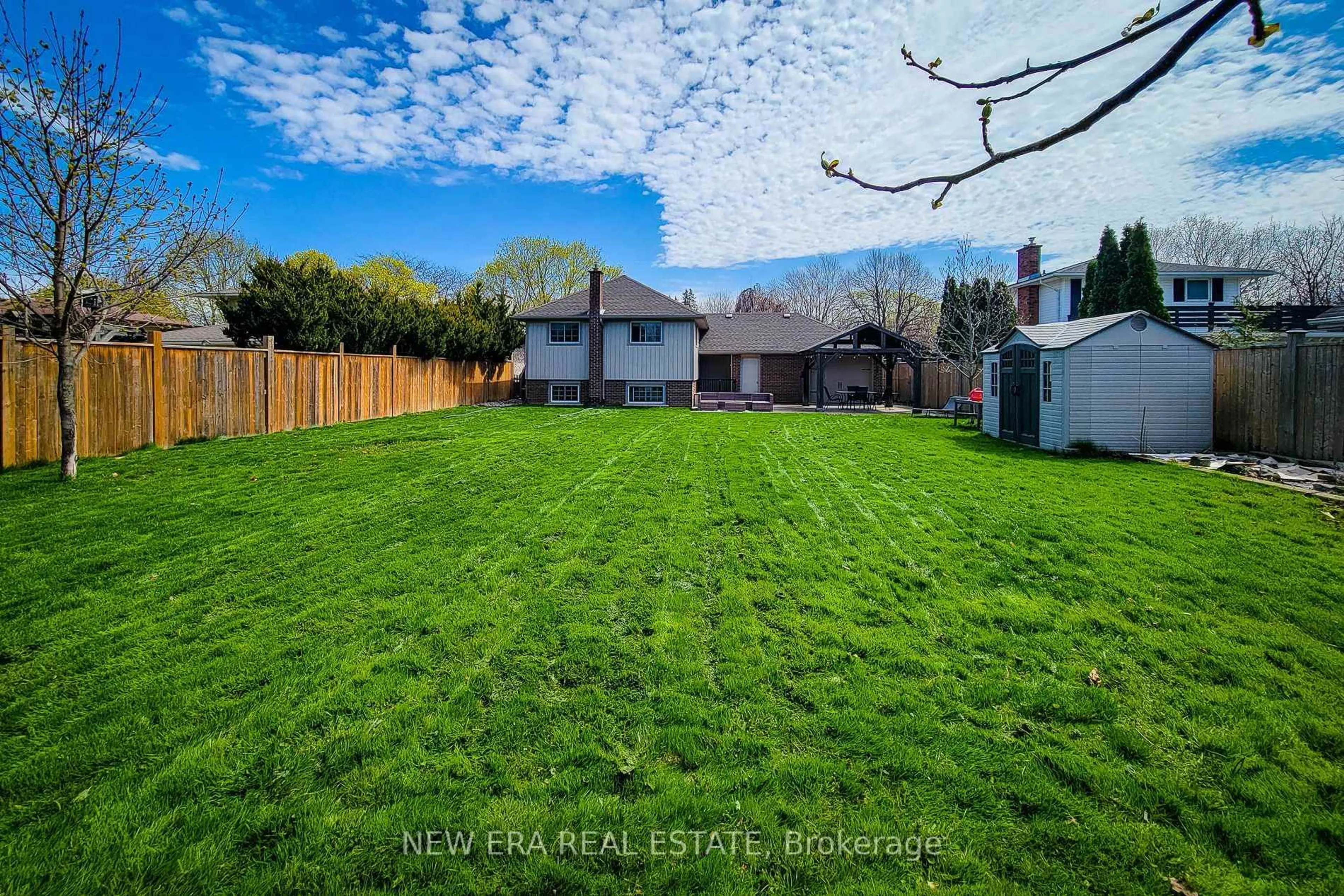 A pic from outside/outdoor area/front of a property/back of a property/a pic from drone, water/lake/river/ocean view for 55 Spring Garden Blvd, St. Catharines Ontario L2N 3R2