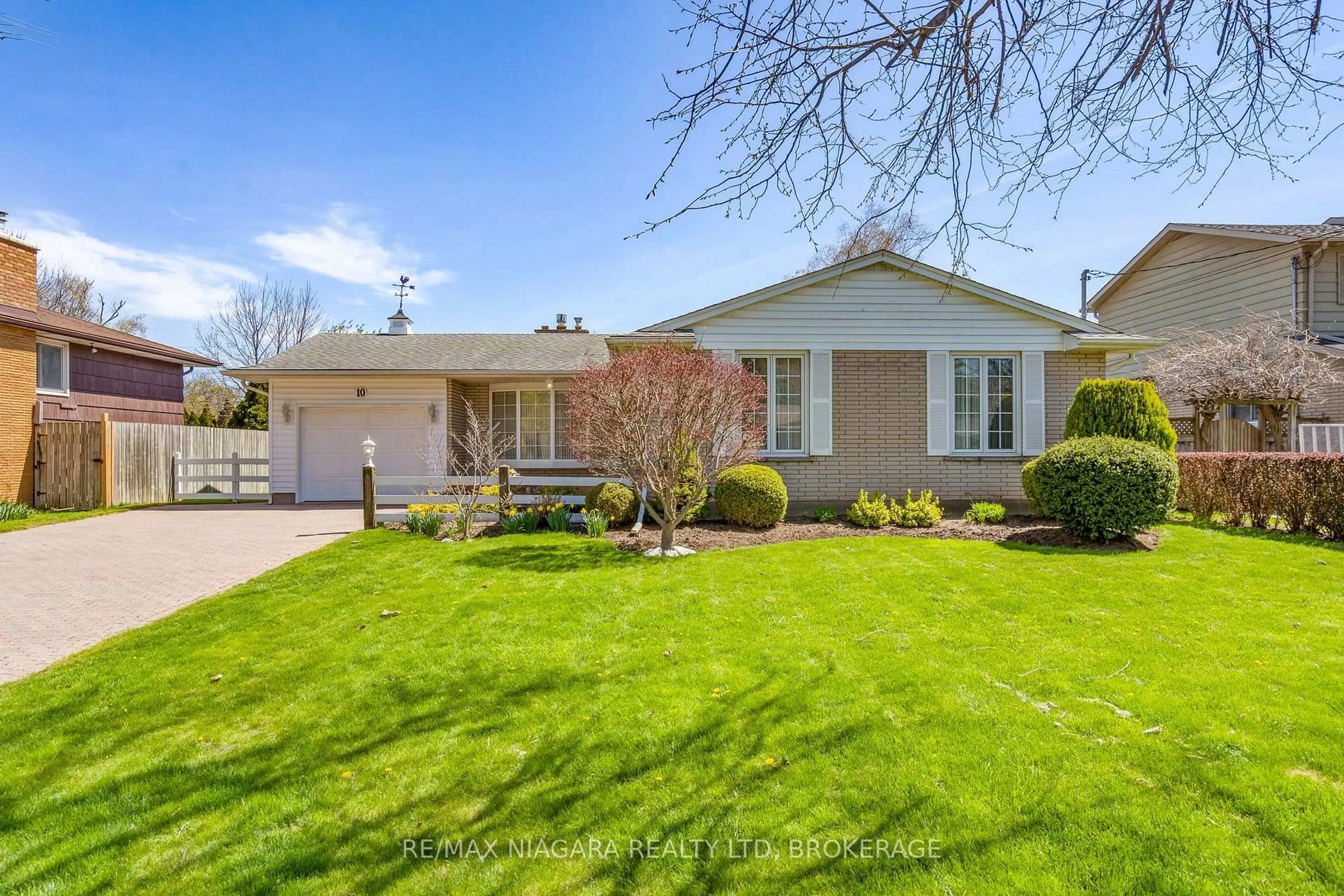 Unknown for 10 King's Grant Rd, St. Catharines Ontario L2N 2R8