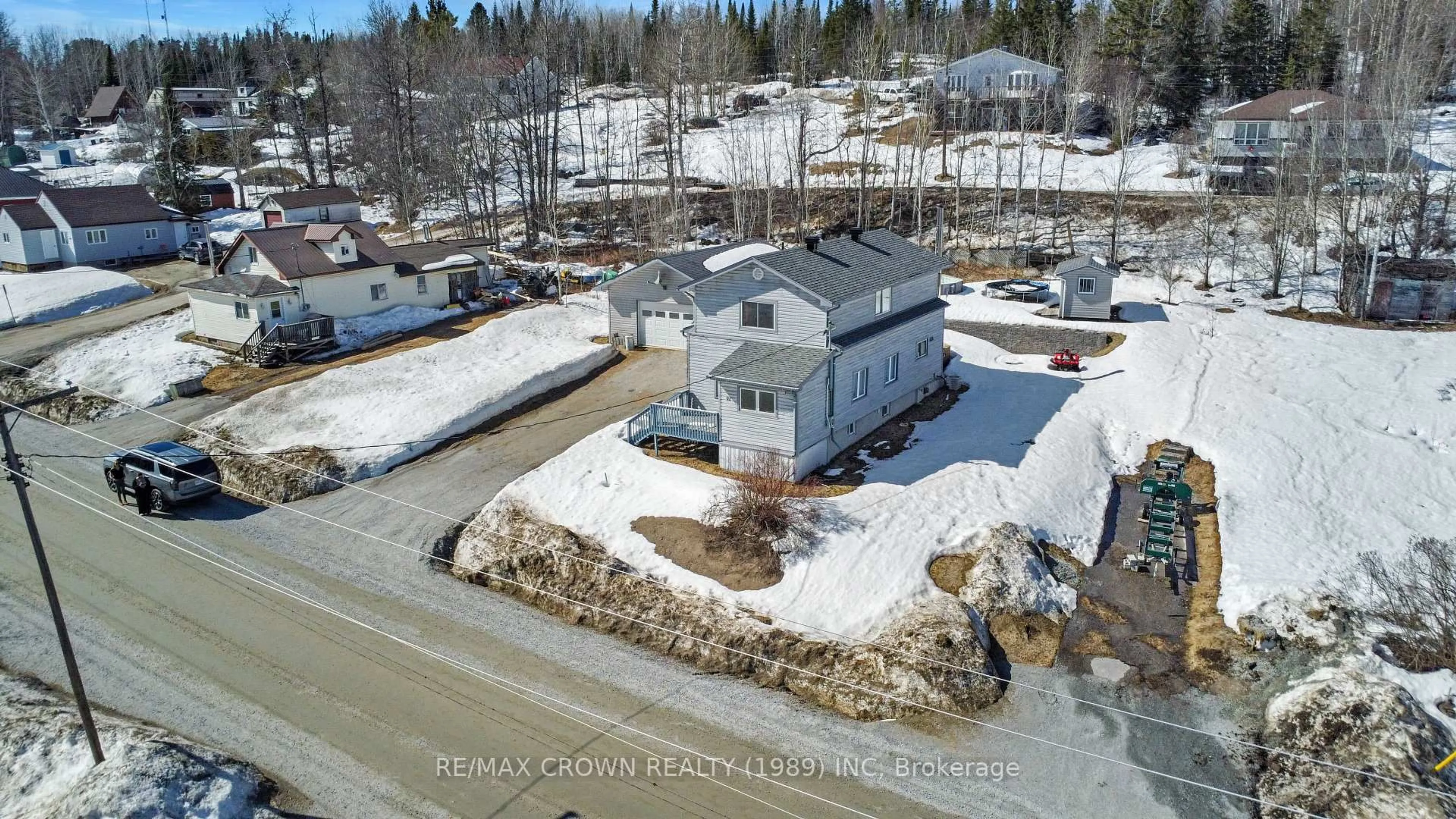 A pic from outside/outdoor area/front of a property/back of a property/a pic from drone, street for 91 Third Ave, Hornepayne Ontario P0M 1Z0