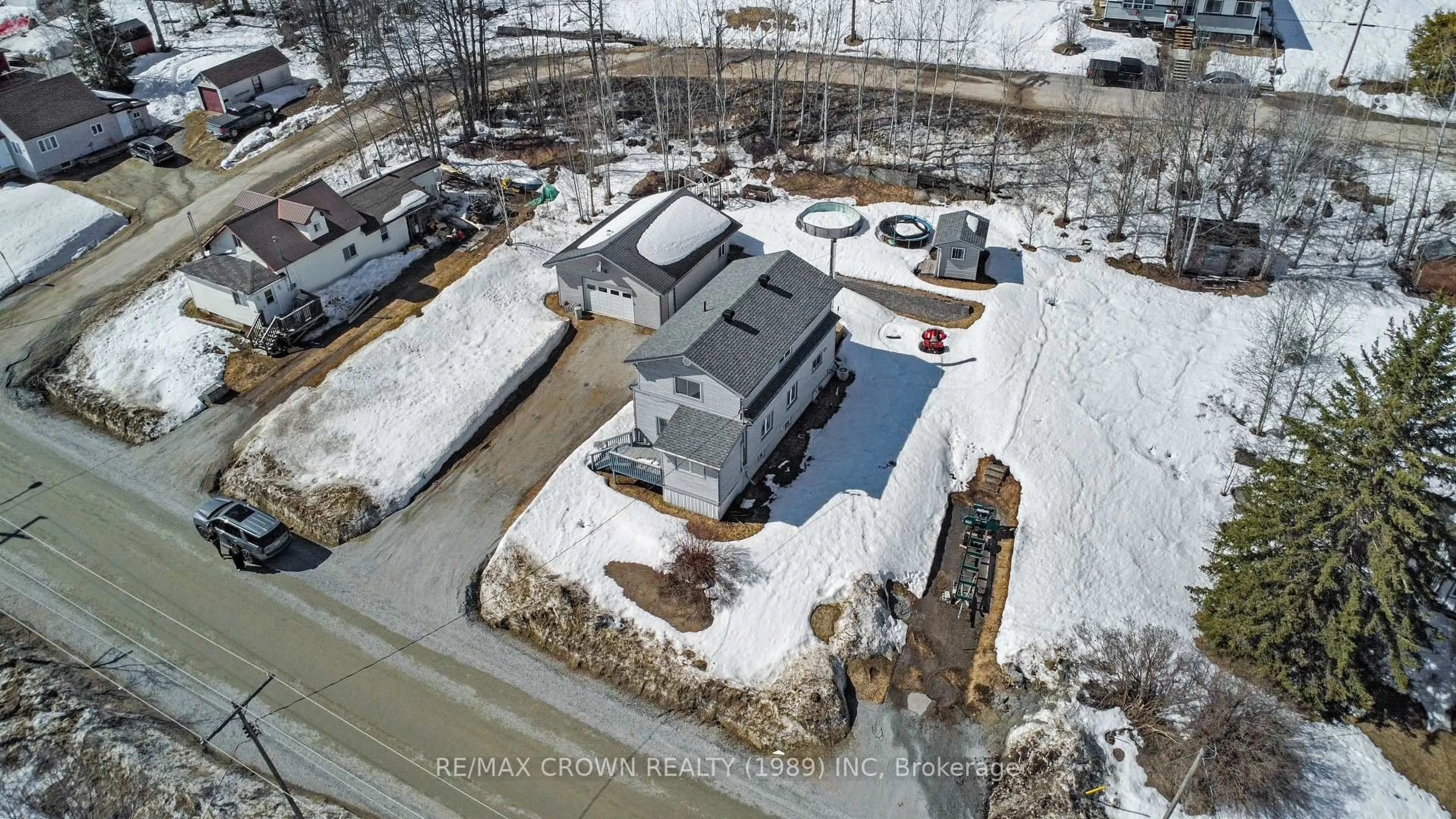A pic from outside/outdoor area/front of a property/back of a property/a pic from drone, street for 91 Third Ave, Hornepayne Ontario P0M 1Z0