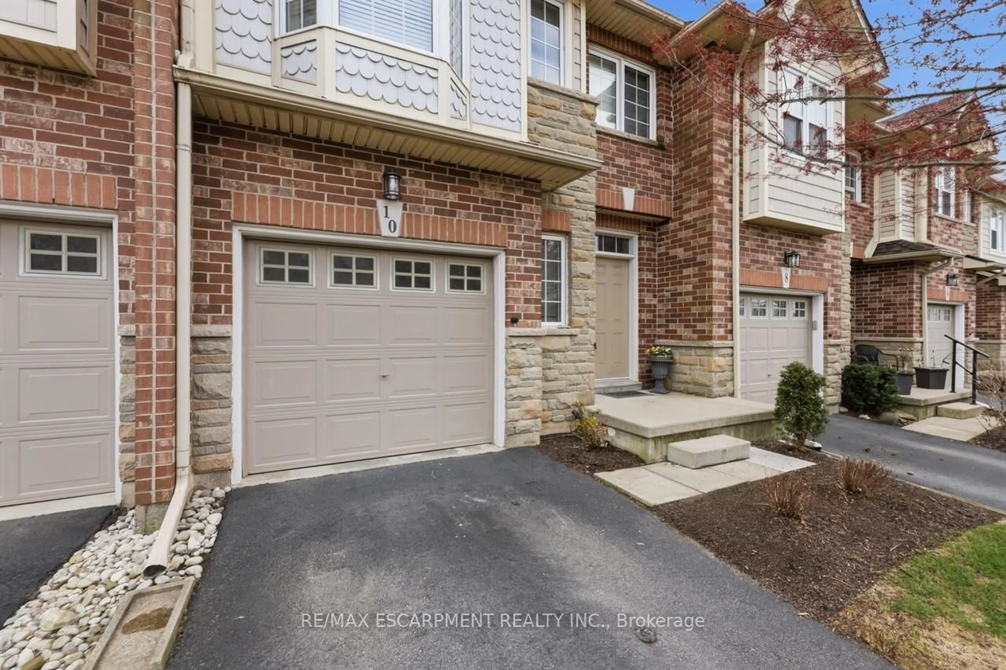 Unknown for 10 Liddycoat Lane #4, Hamilton Ontario L9G 0A7