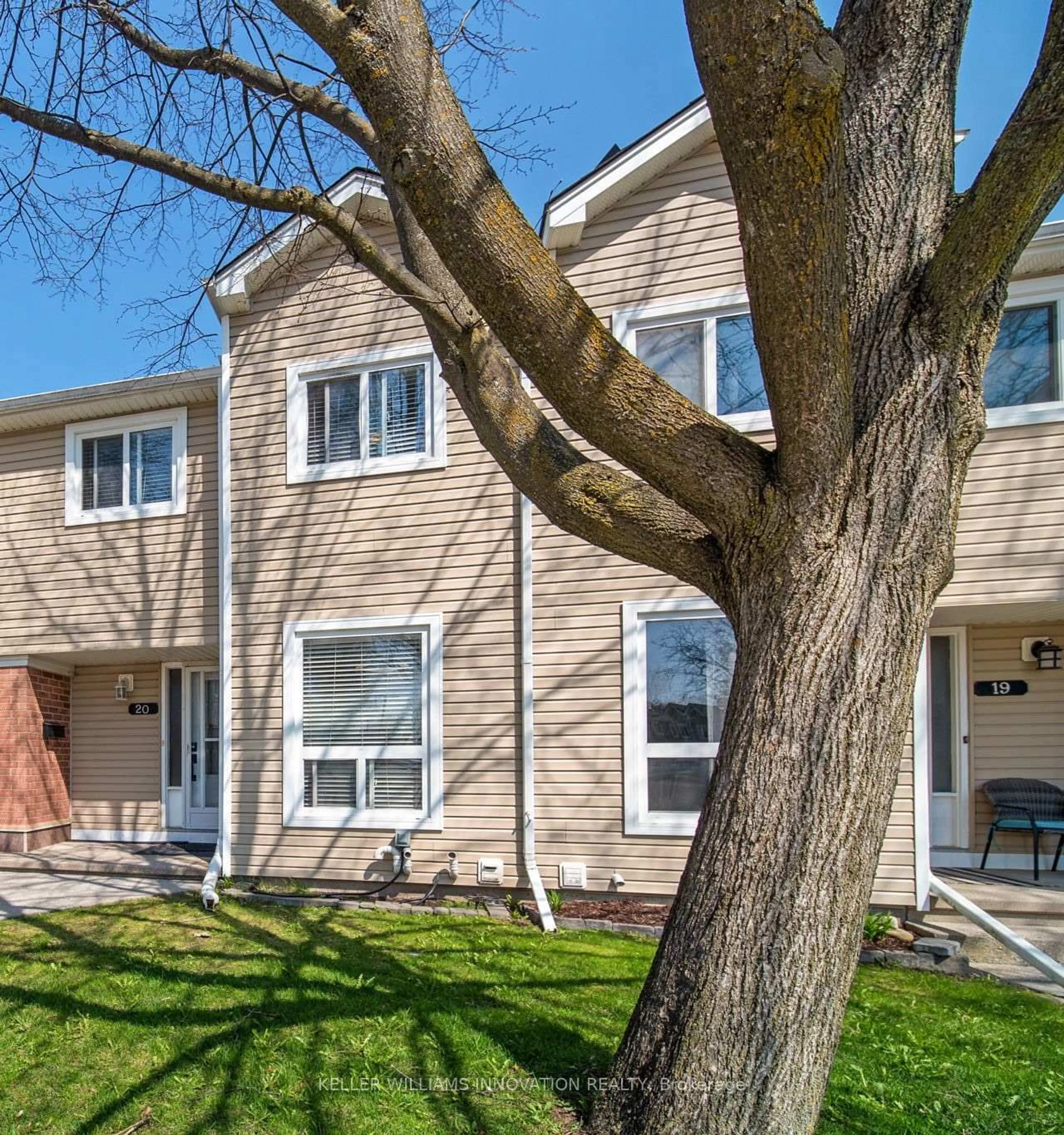 Home with vinyl exterior material, street for 160 Rittenhouse Rd #20, Kitchener Ontario N2E 3G6