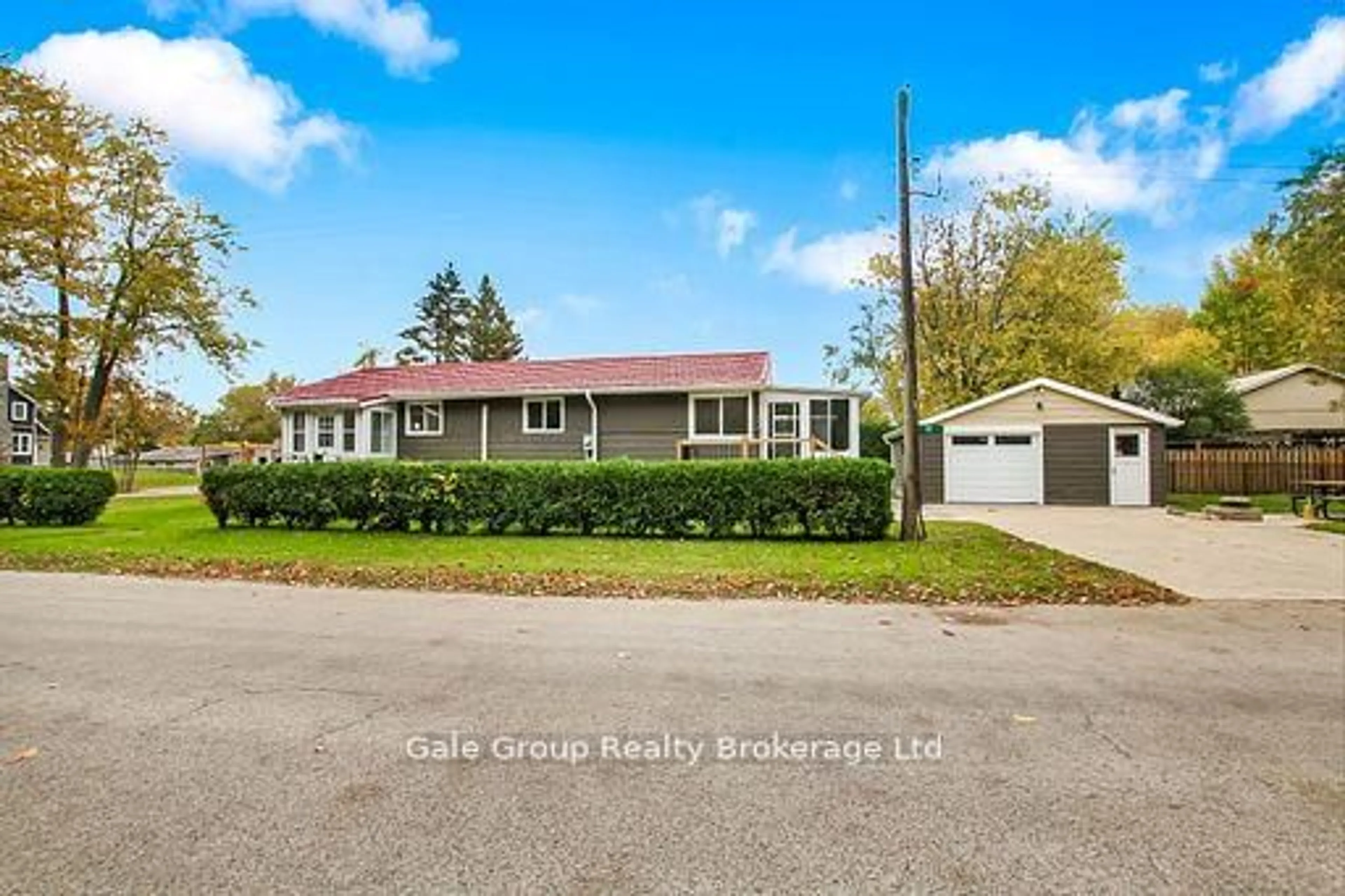 Unknown for 10 Clubhouse Rd, Norfolk Ontario N0E 1T0