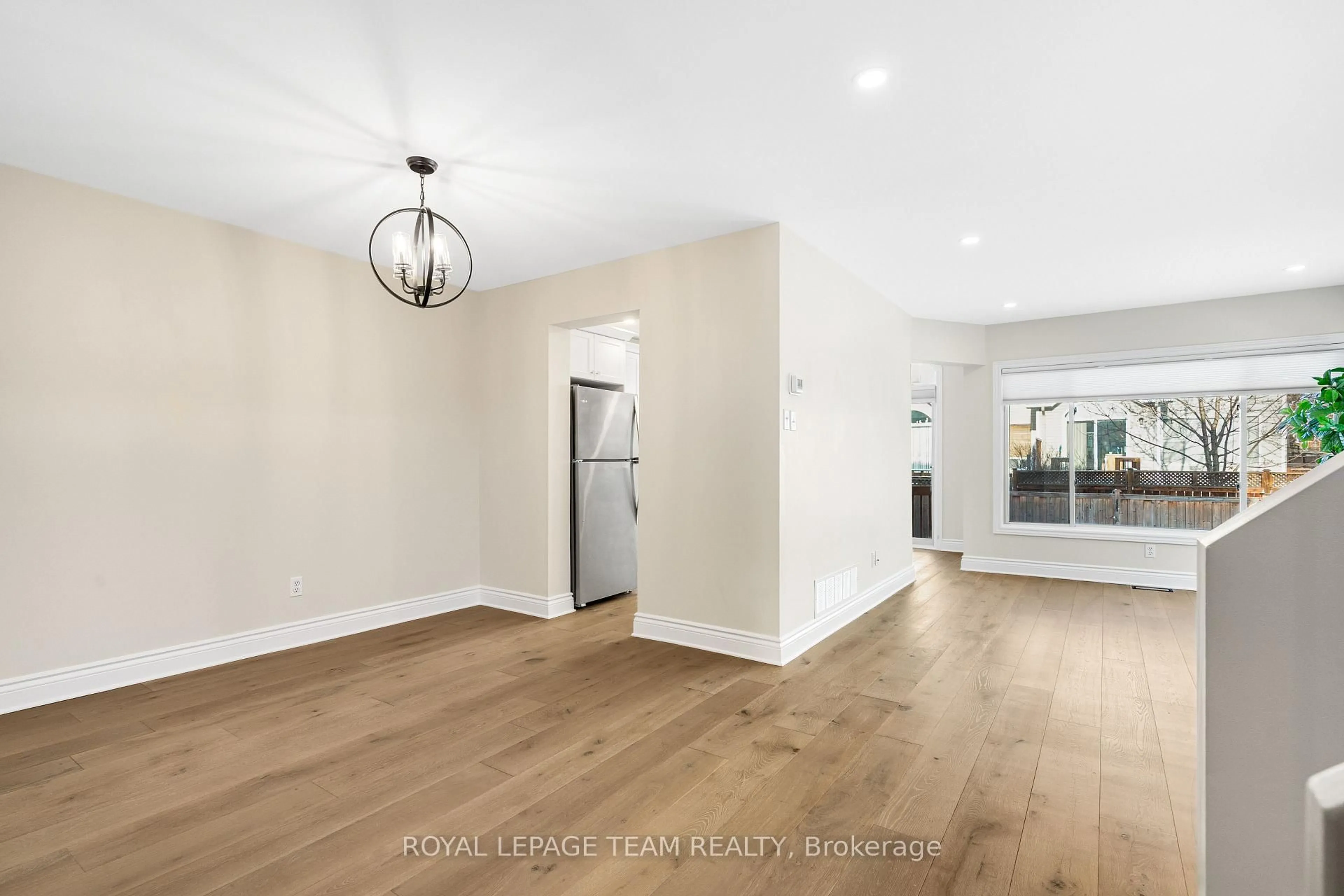 Unknown for 1925 WINDWOOD Pl, Ottawa Ontario K1C 7K7