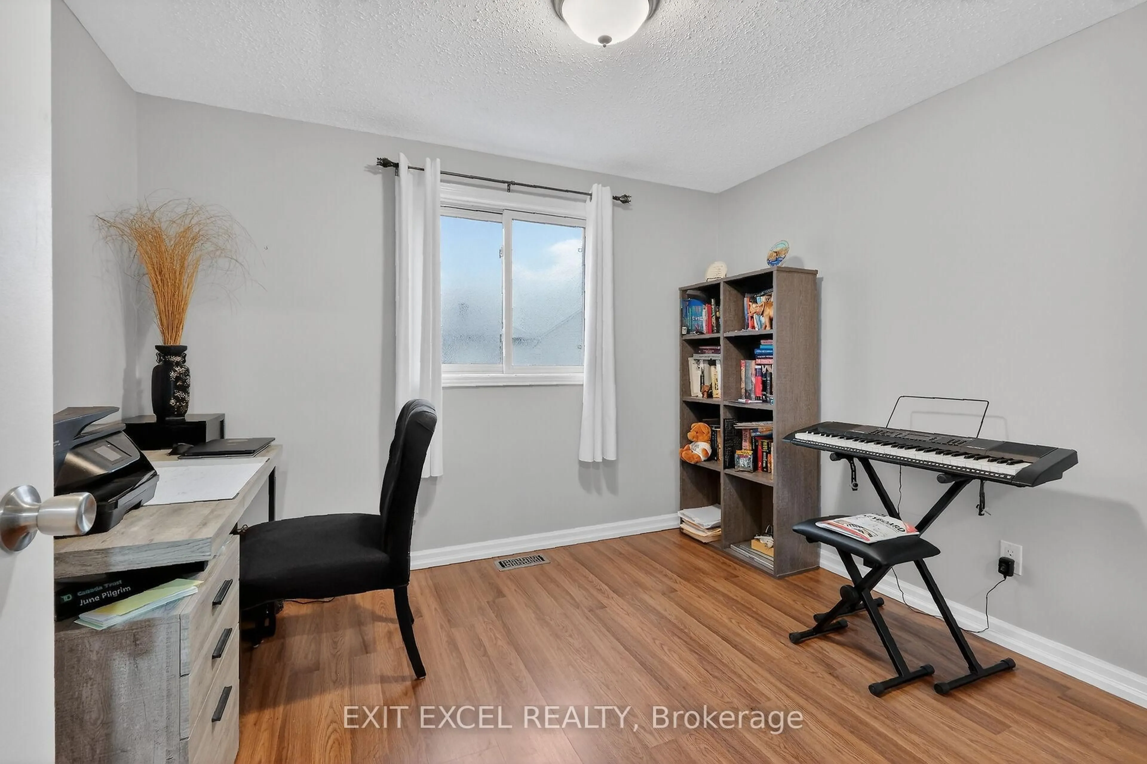 A pic of a room for 58 Fireside Cres, Ottawa Ontario K1T 1Z4