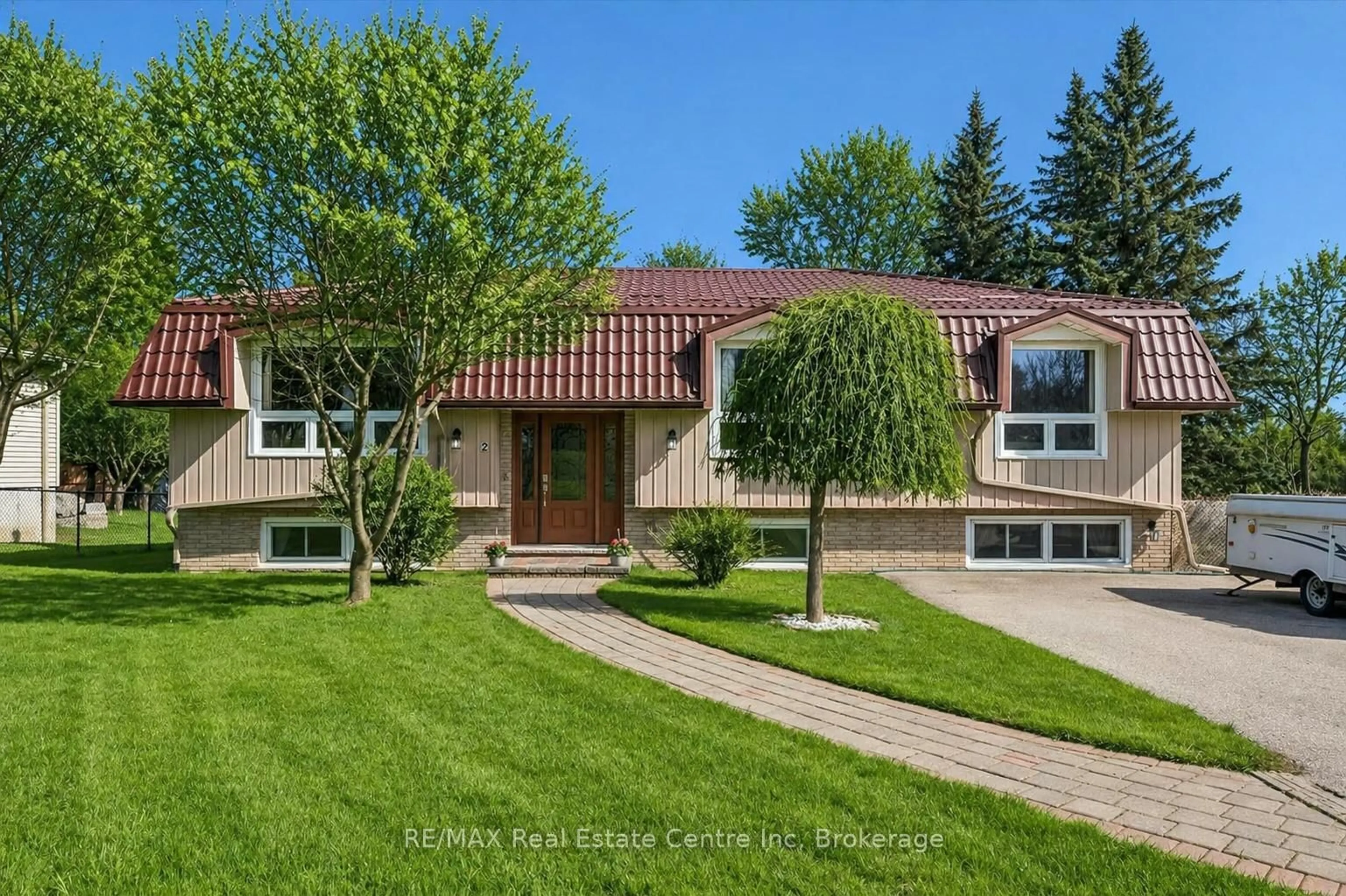 Home with brick exterior material, street for 2 HAMILTON Dr, Guelph/Eramosa Ontario N1H 6J2