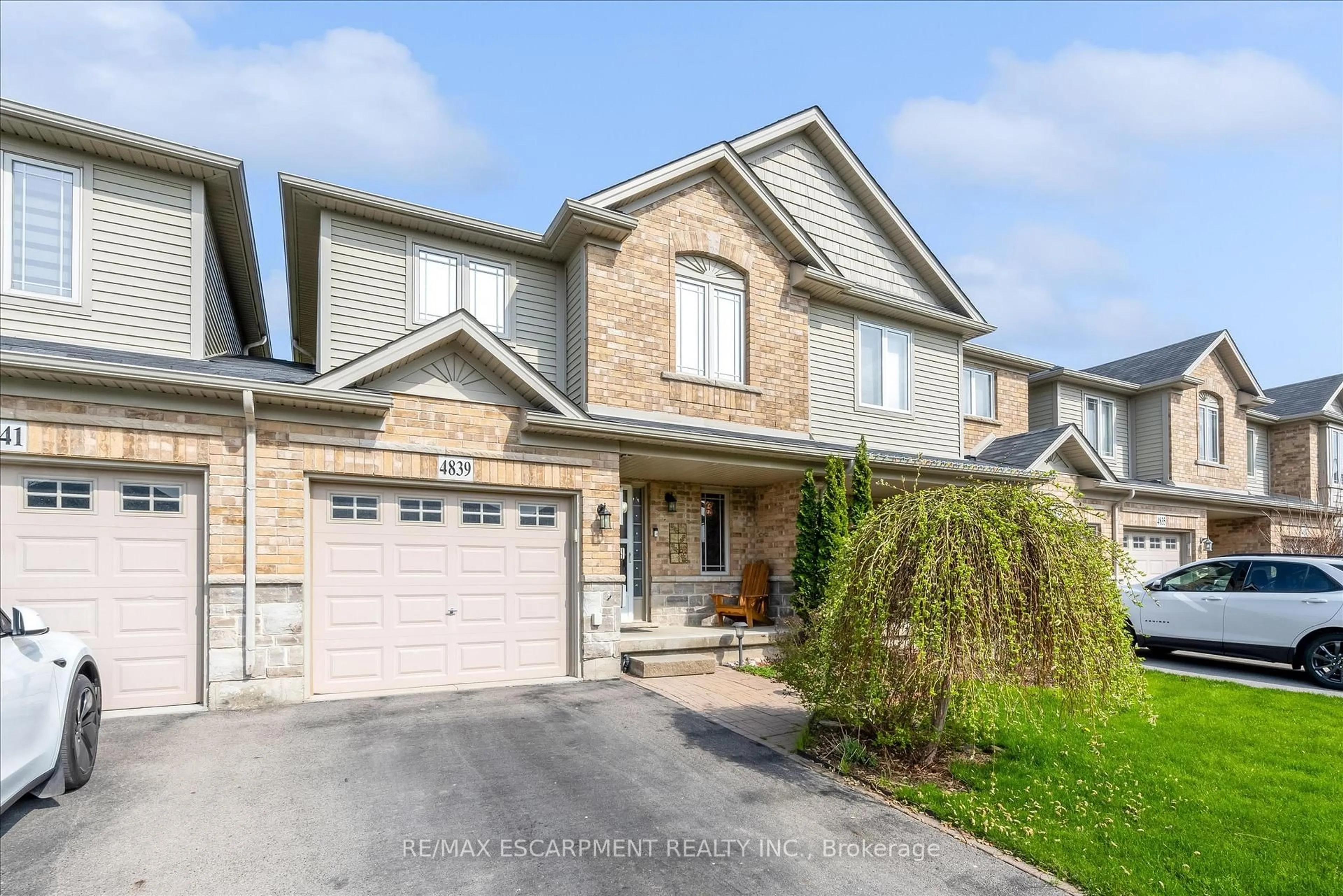 Home with brick exterior material, street for 4839 Adam Crt, Lincoln Ontario L3J 1M5