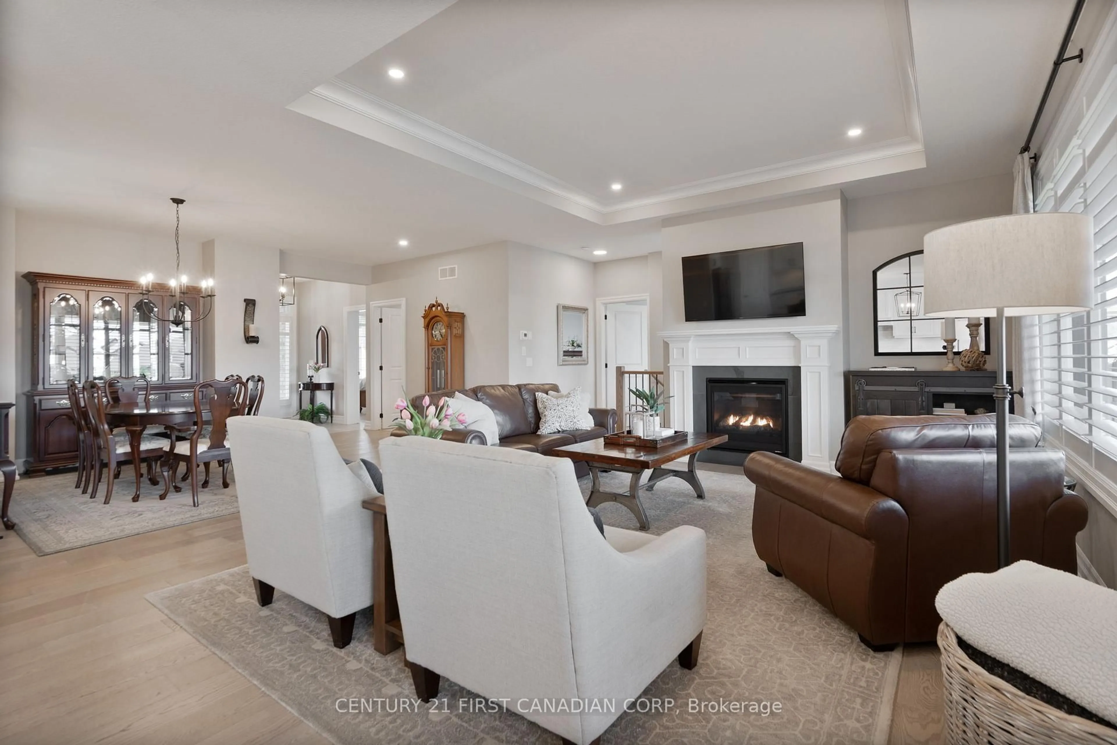 Living room with furniture, ceramic/tile floor for 2012 Lockwood Cres, Strathroy-Caradoc Ontario N0L 1W0