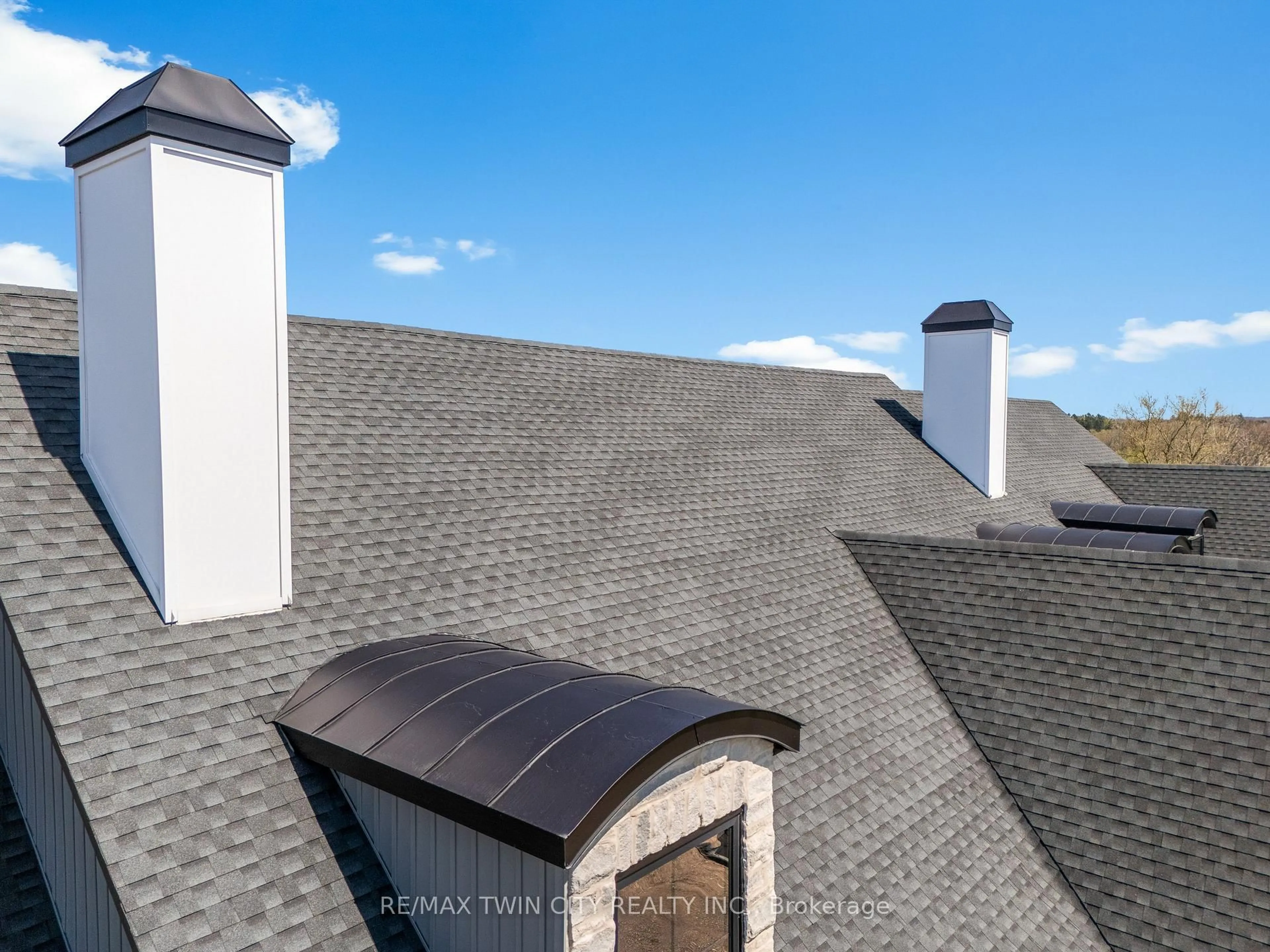 Home with vinyl exterior material, unknown for 742 Country Squire Rd, Waterloo Ontario N2J 4G8