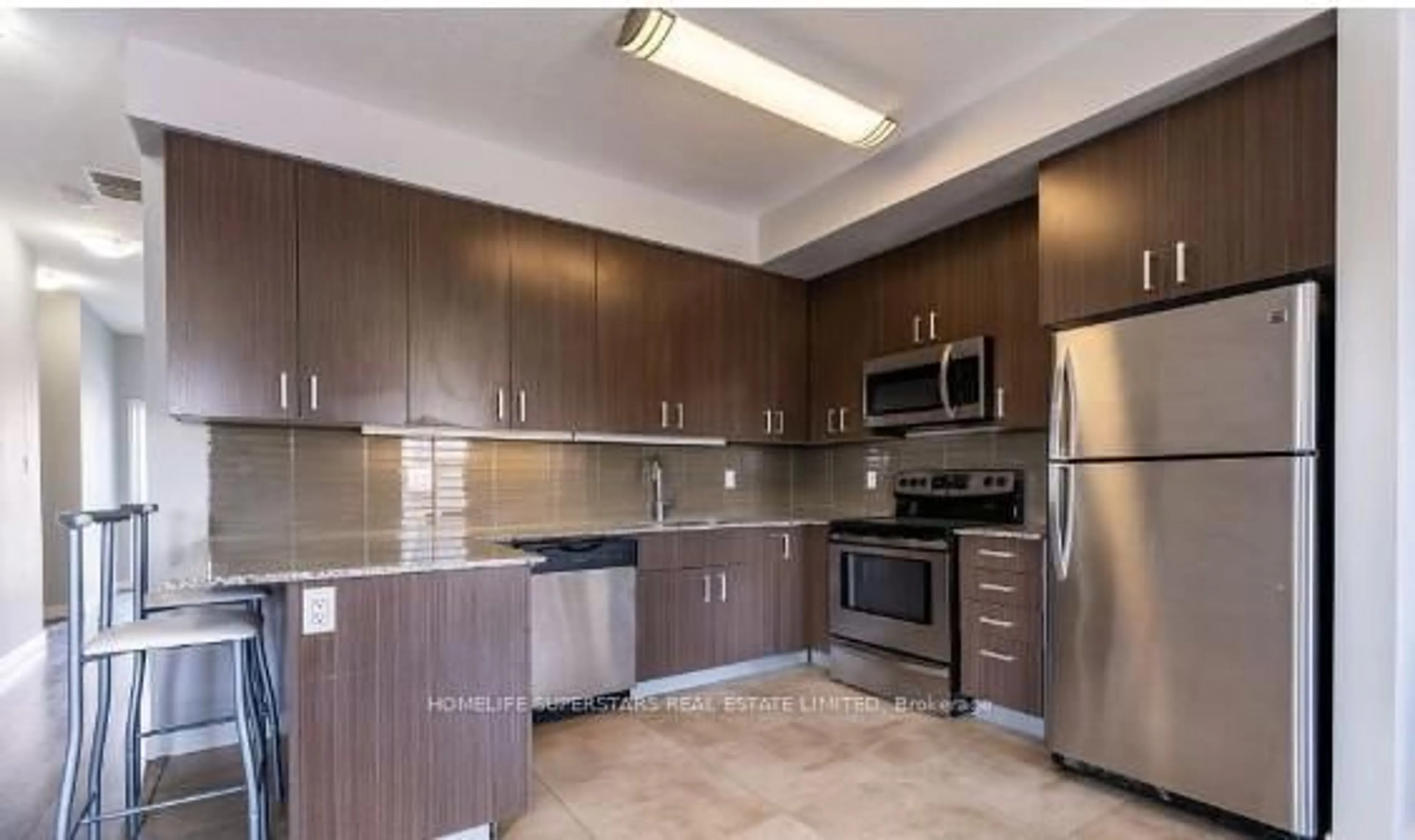 Standard kitchen, ceramic/tile floor for 62 Balsam St #T101, Waterloo Ontario N2L 3H2