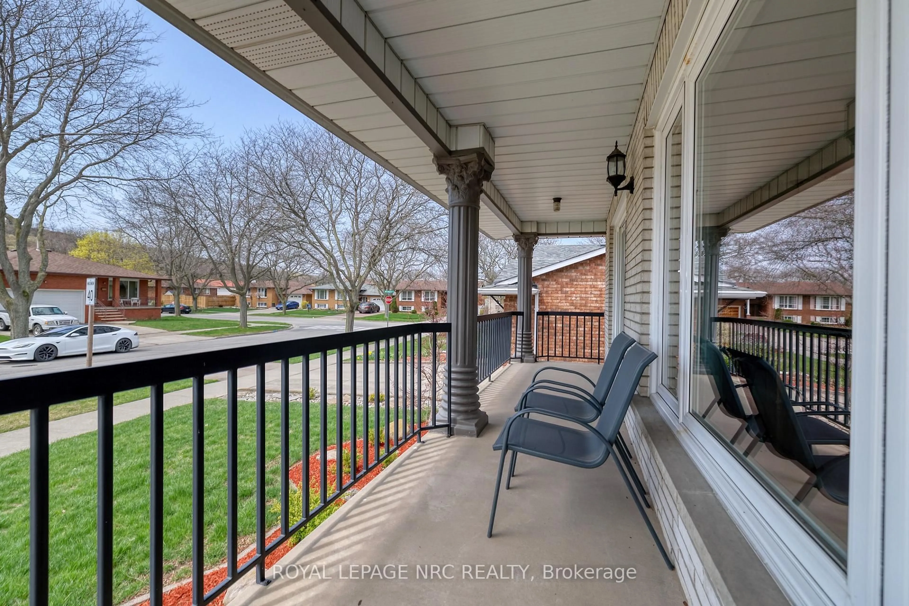 Patio, street for 5 Royce Ave, Hamilton Ontario L8G 4C9