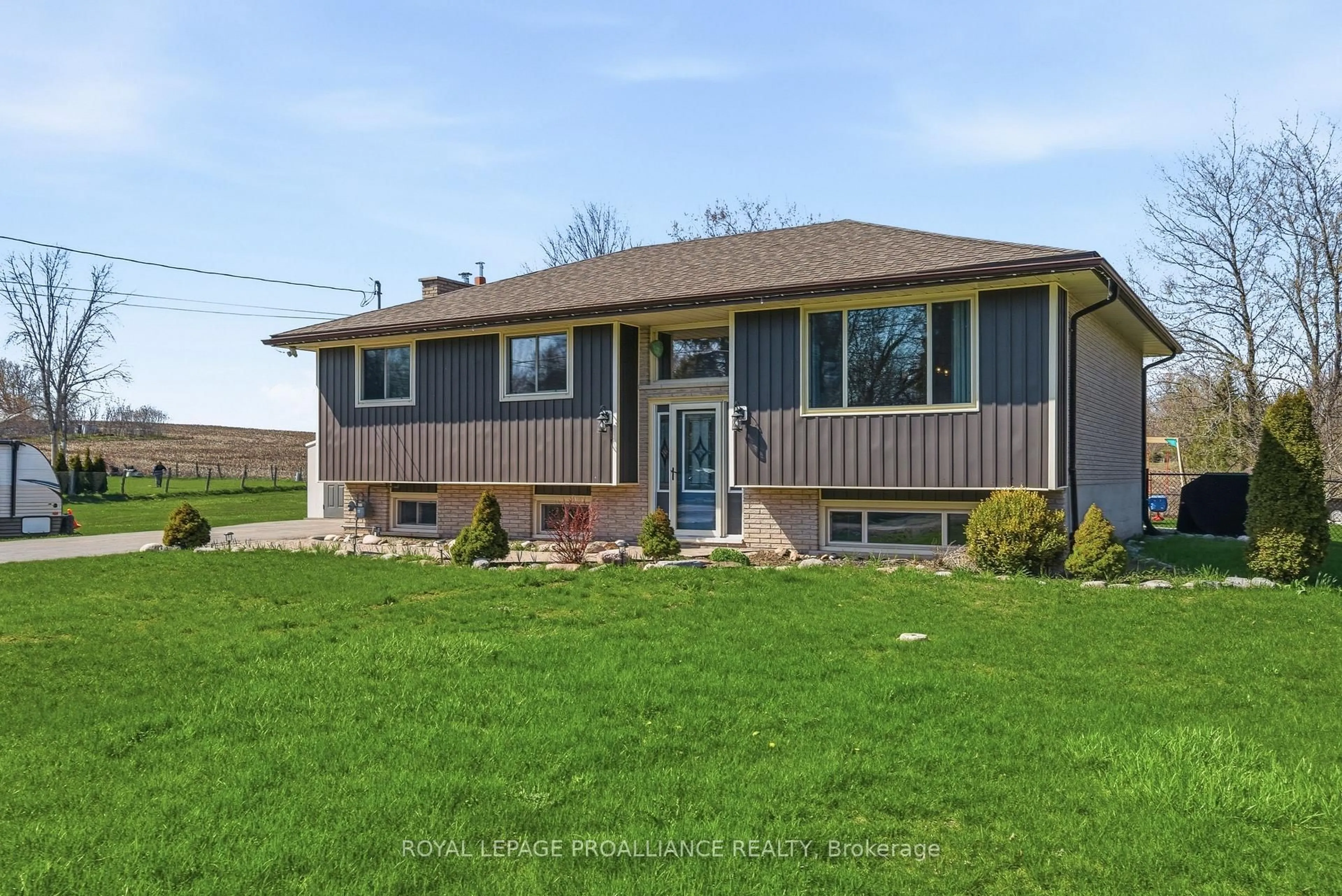 Home with vinyl exterior material, street for 585 Lester Rd, Trenton Ontario K8V 5P8