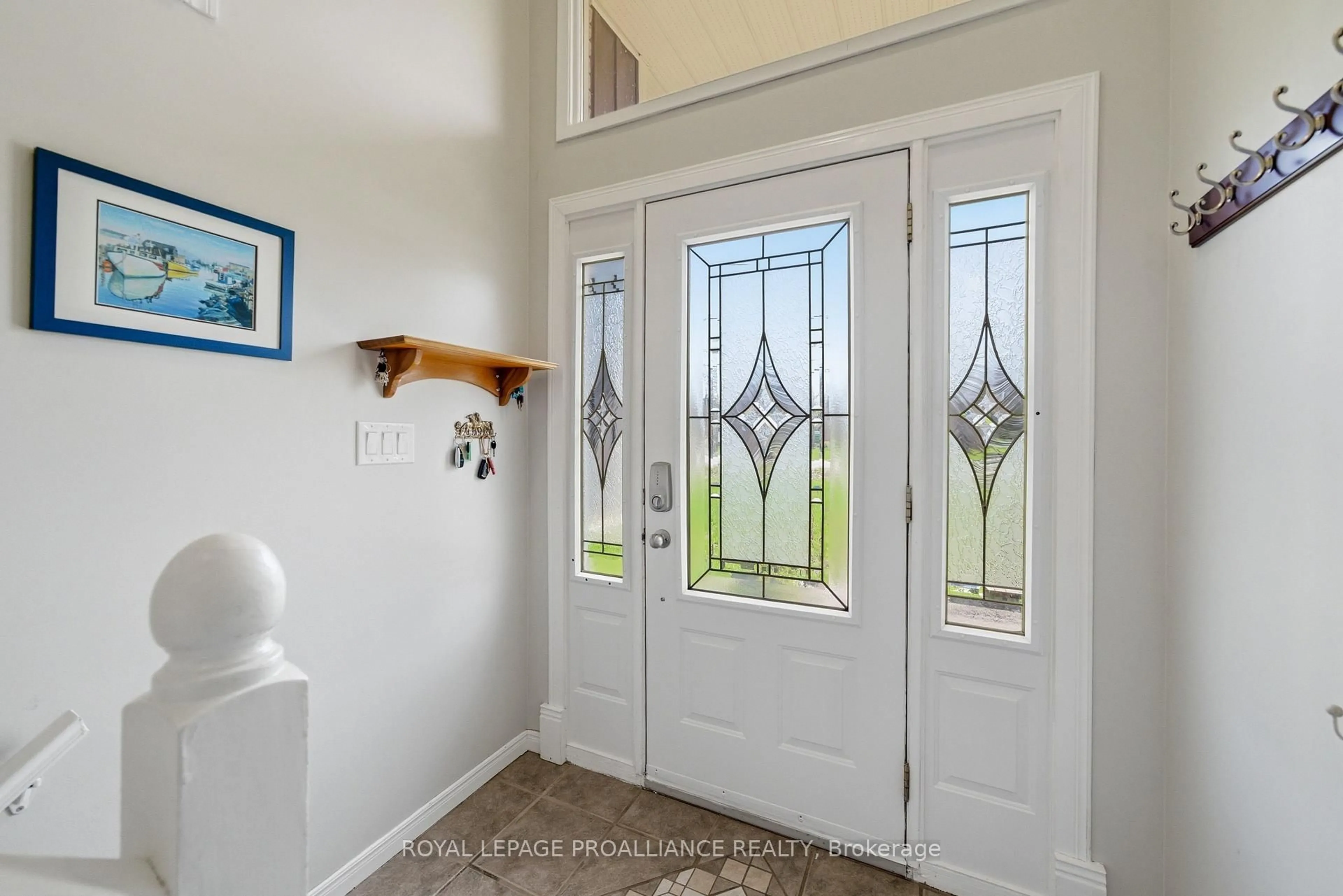 Indoor entryway for 585 Lester Rd, Trenton Ontario K8V 5P8