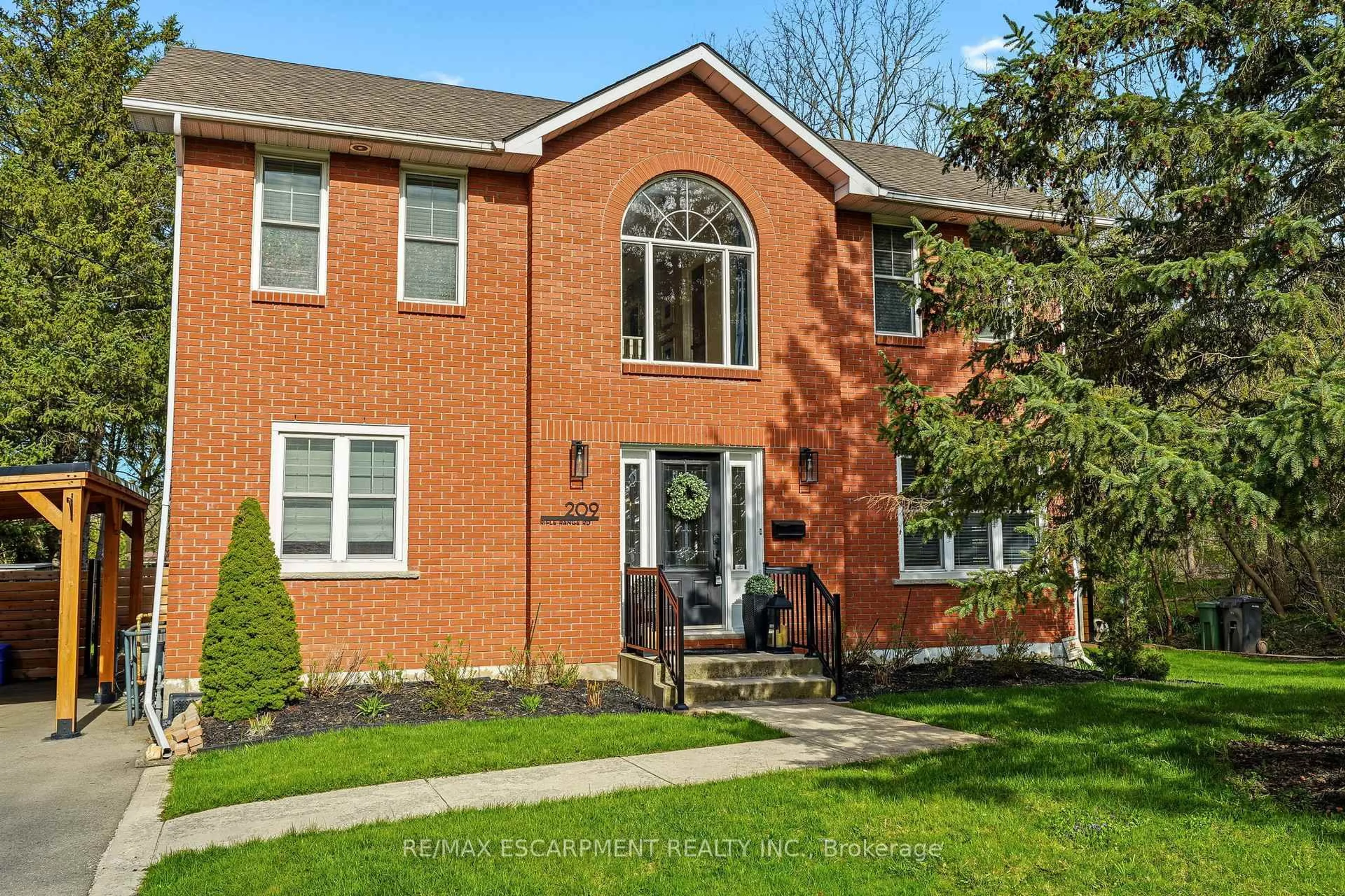 Home with brick exterior material, street for 209 Rifle Range Rd, Hamilton Ontario L8S 3B8