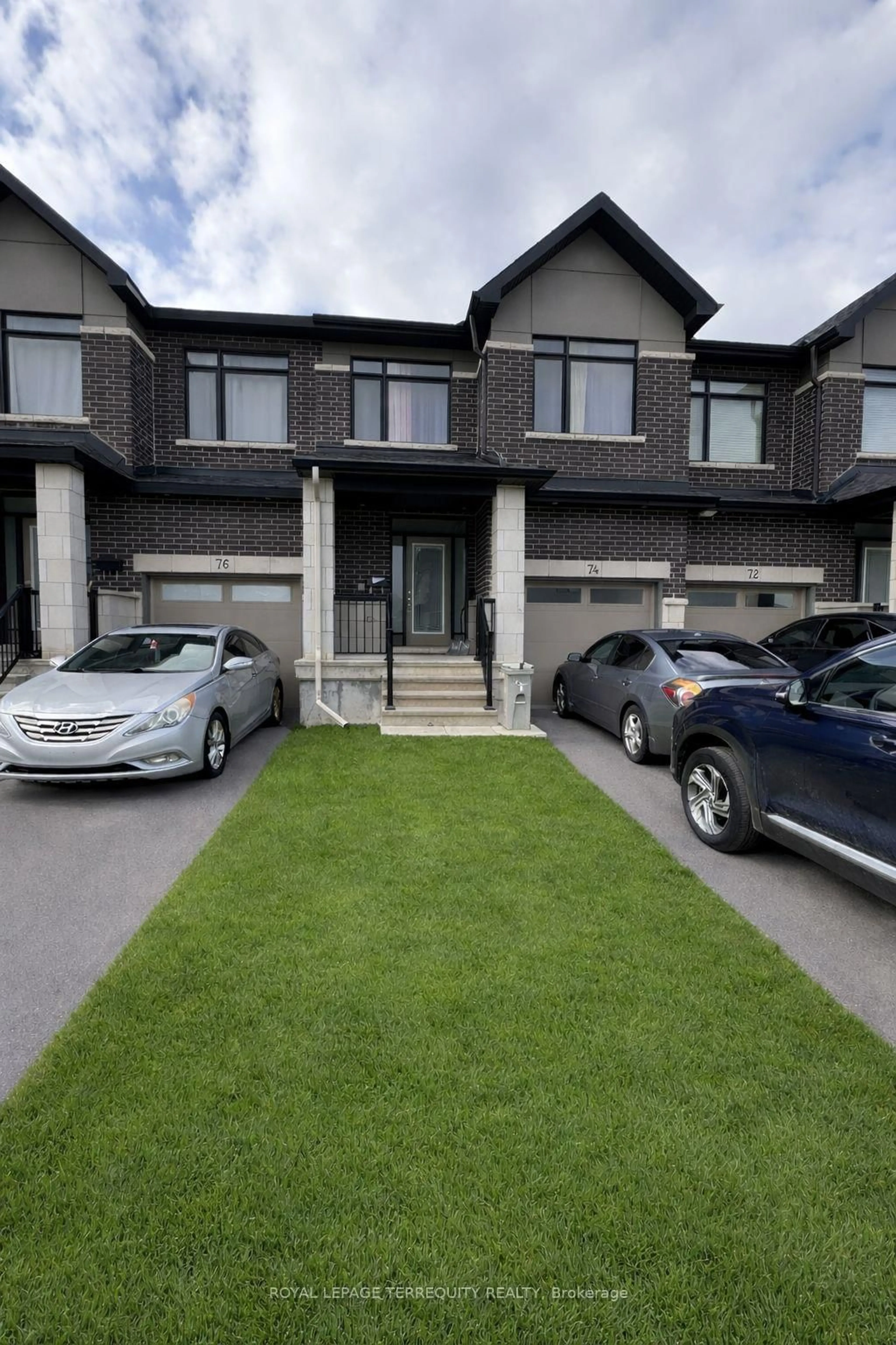 A pic from outside/outdoor area/front of a property/back of a property/a pic from drone, street for 74 Nettle Cres, Ottawa Ontario K1T 0W9