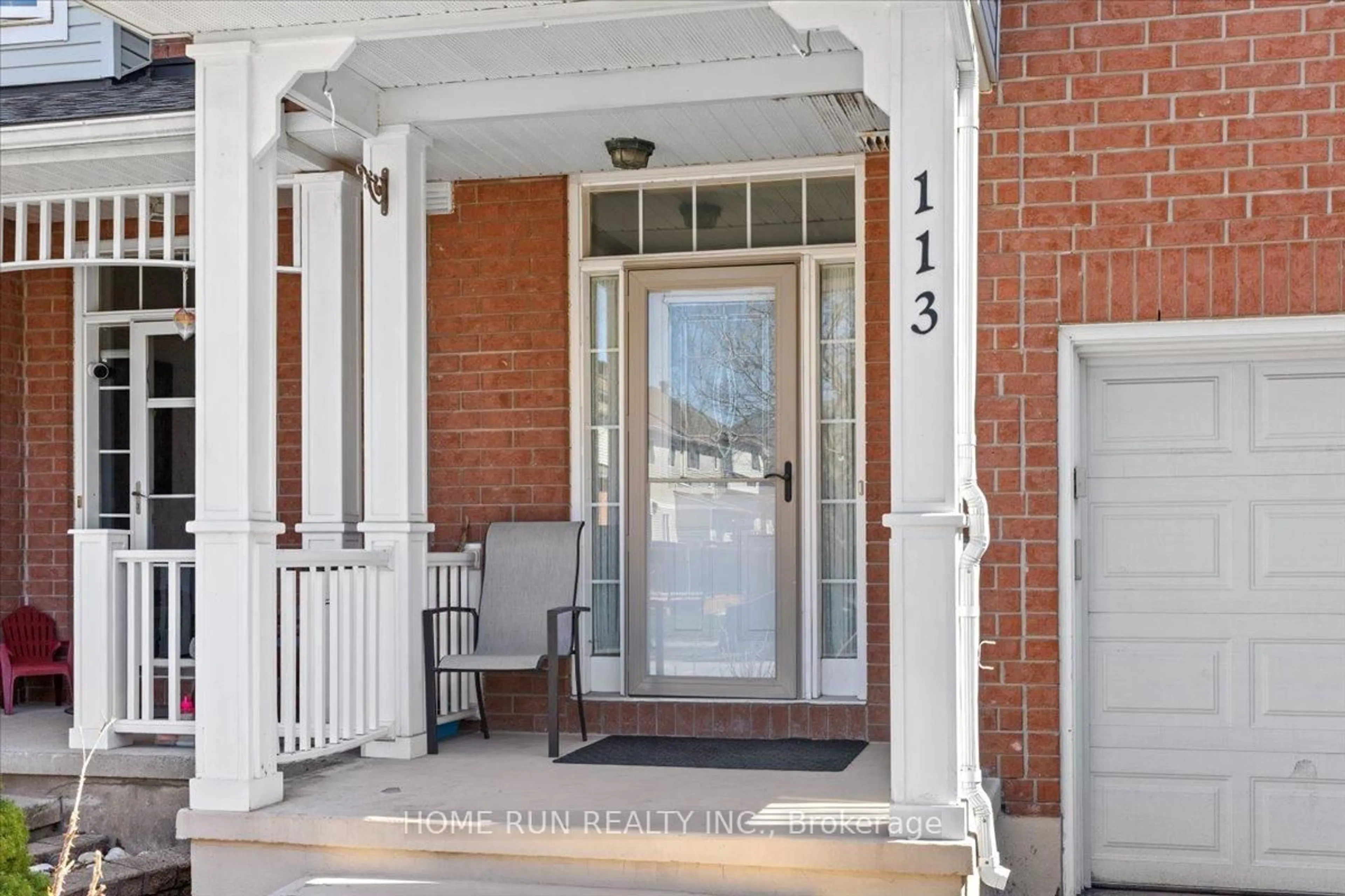 Indoor entryway for 113 Gray Cres, Ottawa Ontario K2K 3J7