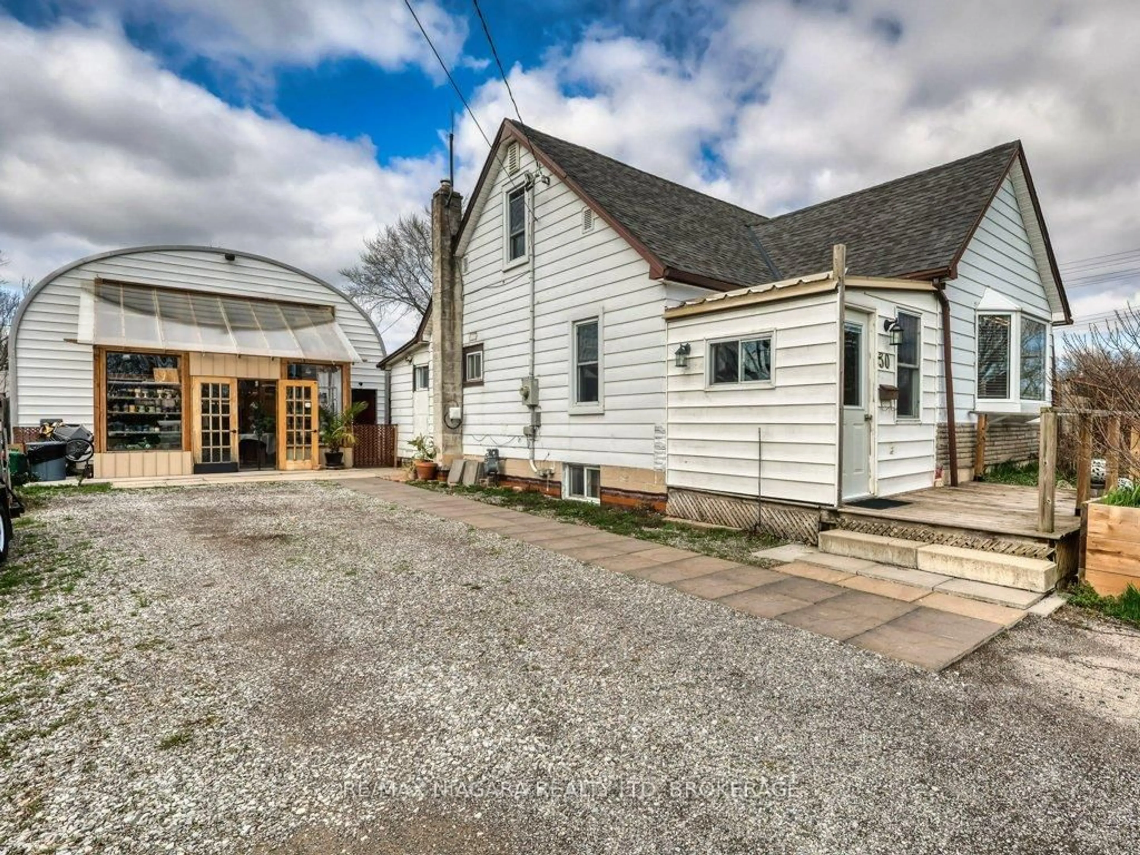 Unknown for 30 Erie St, Welland Ontario L3B 5J7