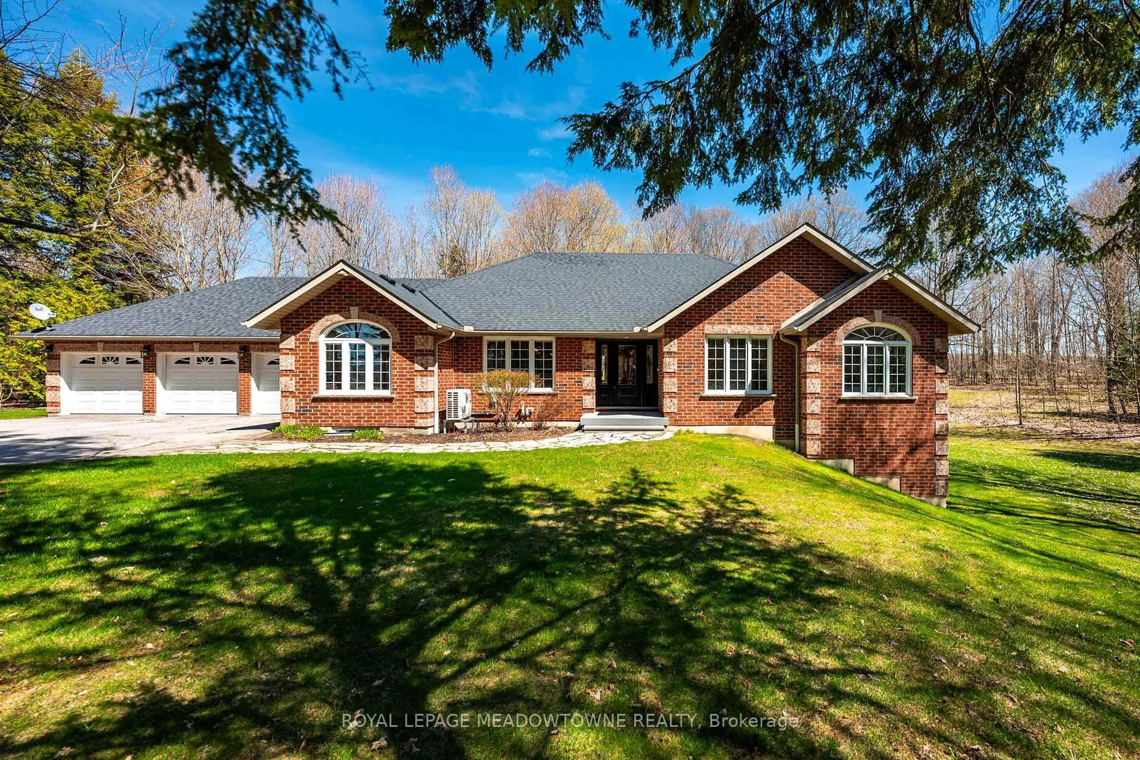 A pic from outside/outdoor area/front of a property/back of a property/a pic from drone, unknown for 834603 4th Line Ehs, Mono Ontario L9W 5Z7