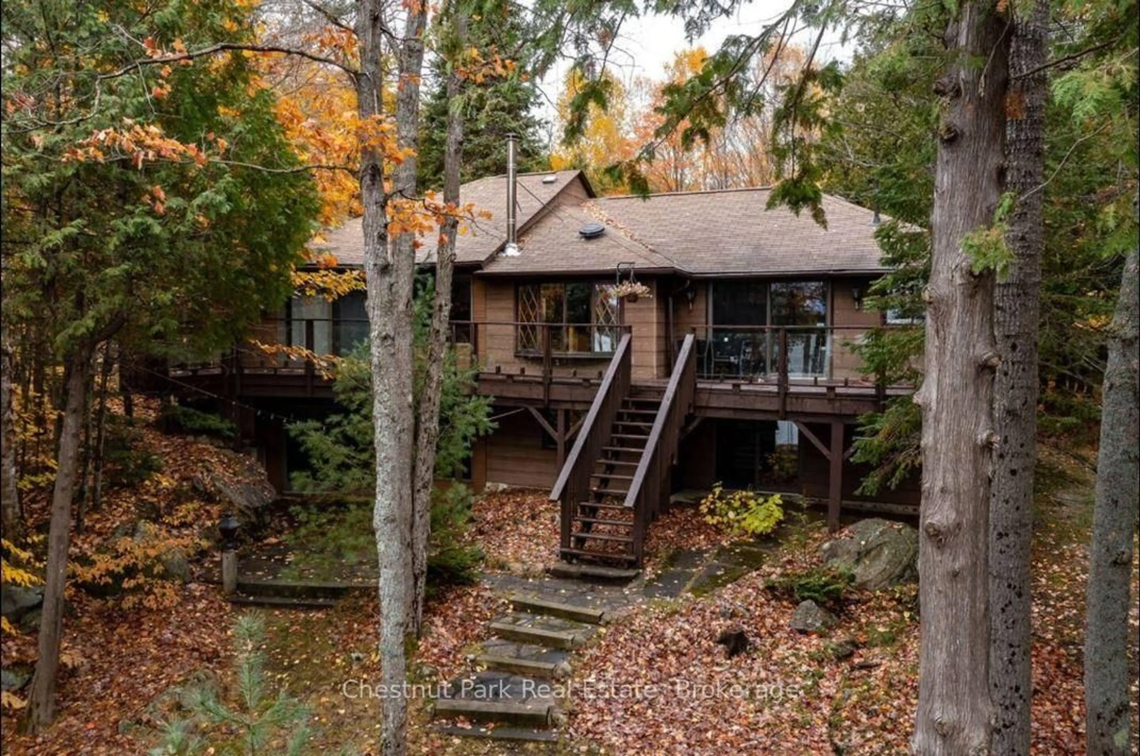 A pic from outside/outdoor area/front of a property/back of a property/a pic from drone, unknown for 275 North Menominee Lake Rd, Lake of Bays Ontario P1J 2J3