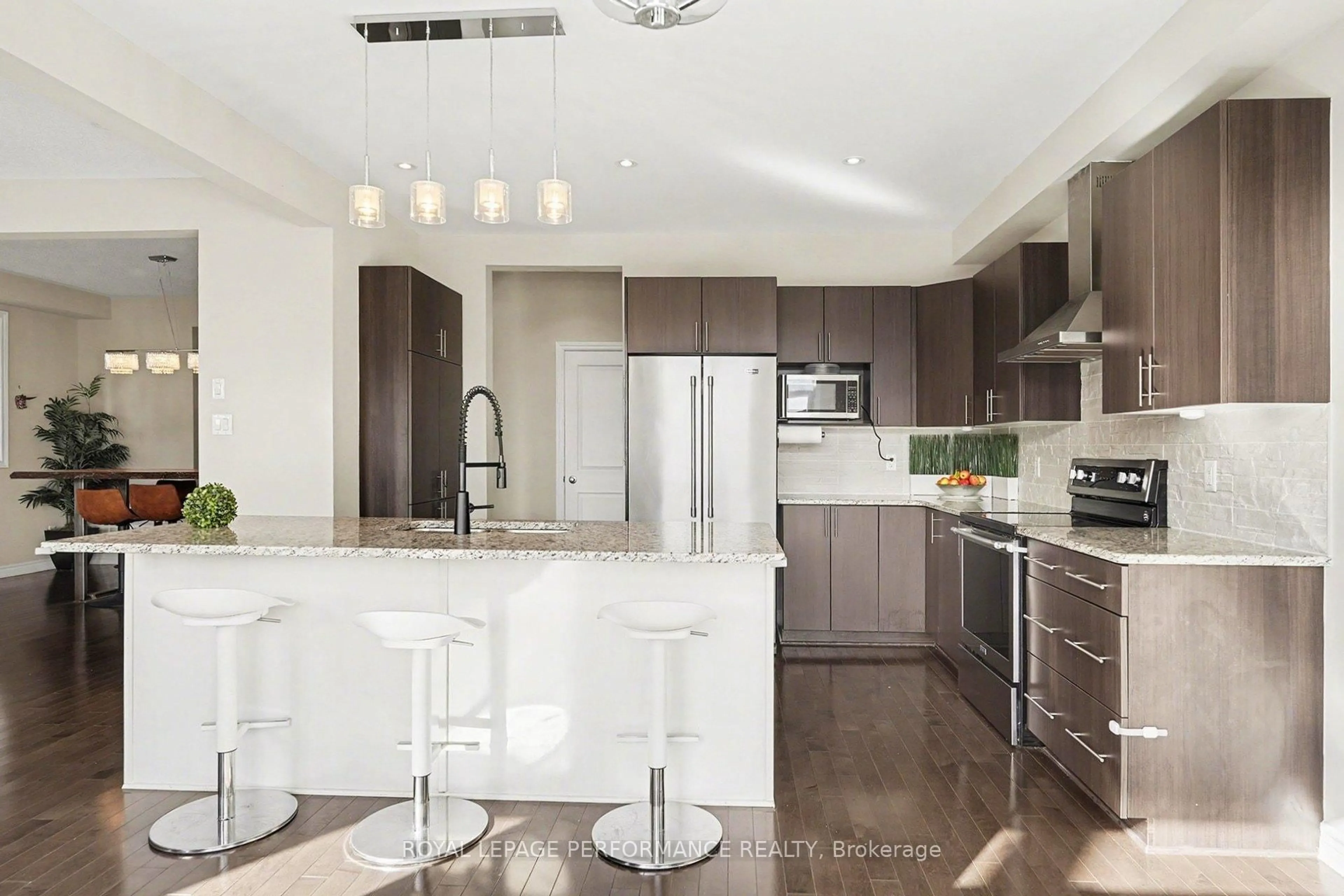 Contemporary kitchen, unknown for 504 Yellow Birch St, Orleans Ontario K1W 0J3