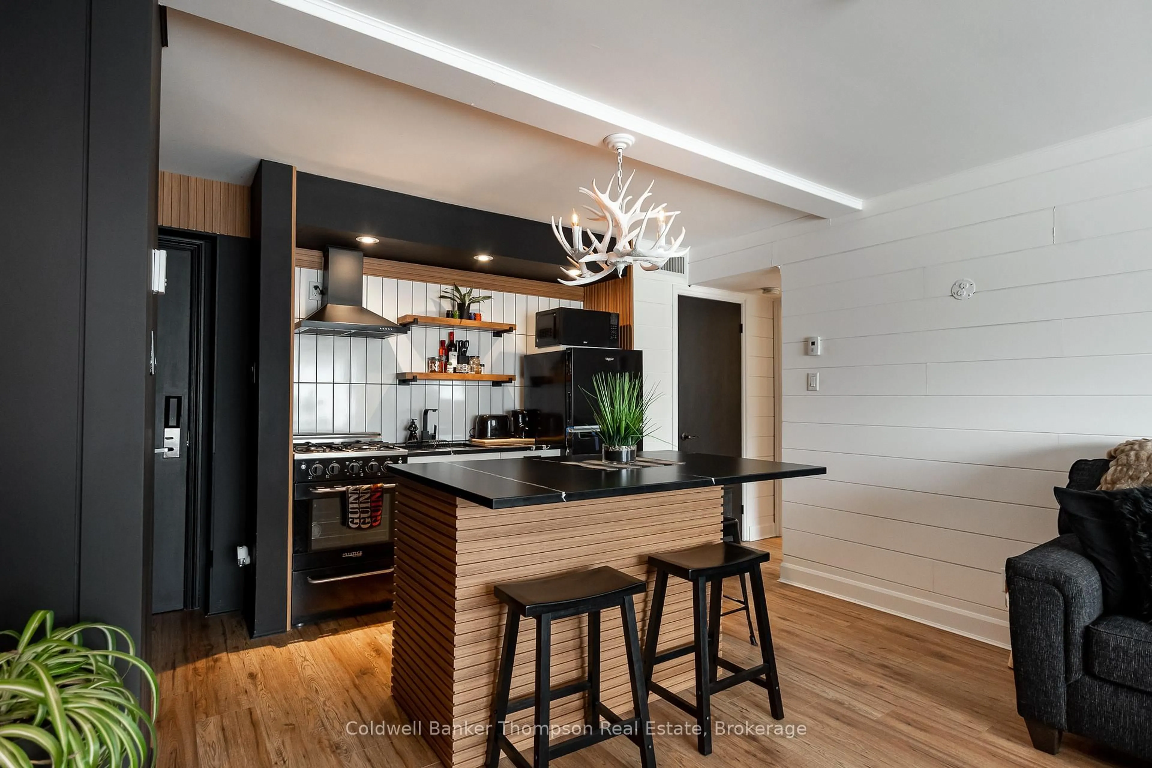 Contemporary kitchen, unknown for 1235 Deerhurst Summit Dr #54-301, Huntsville Ontario P1H 1A9