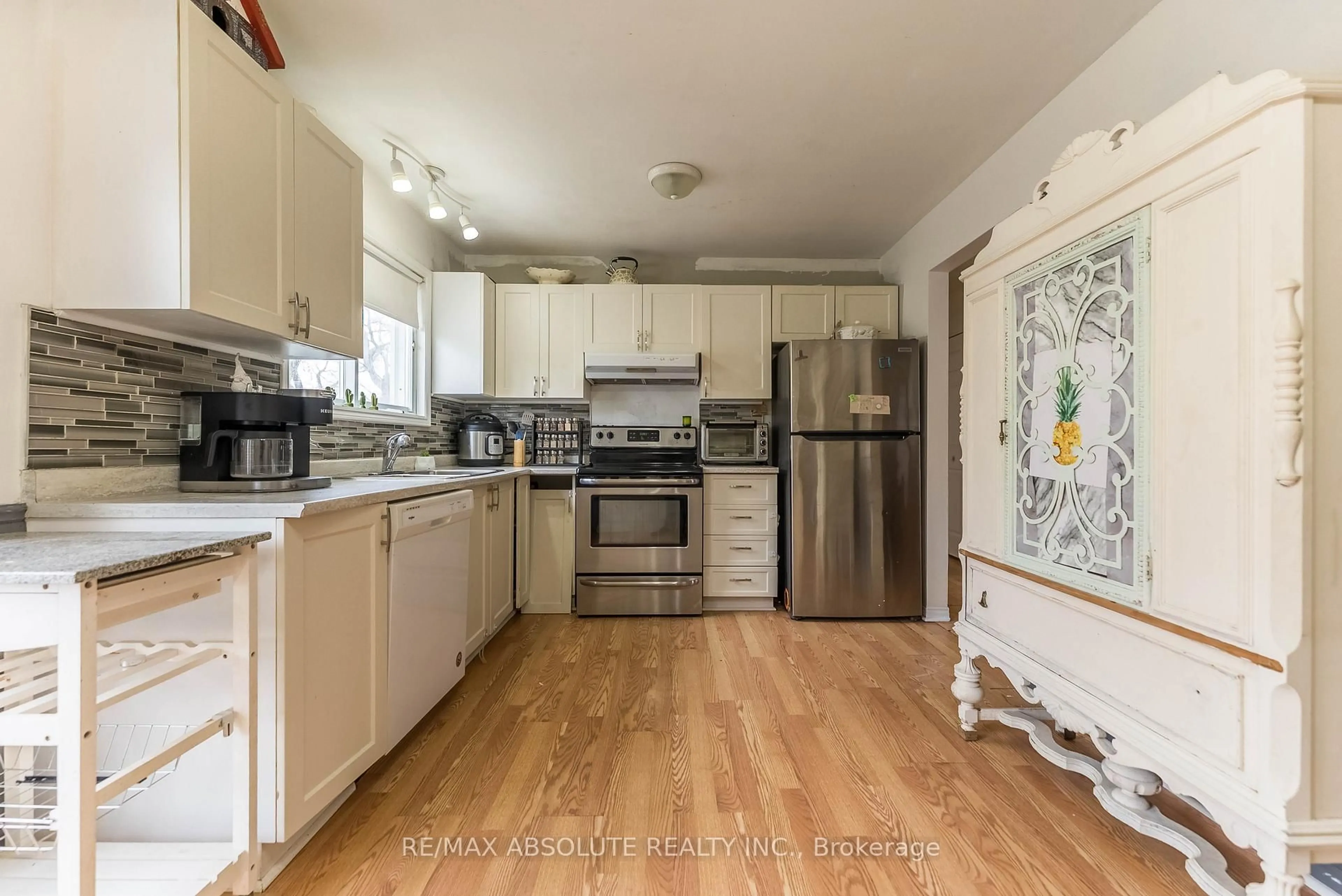 Standard kitchen, unknown for 74 Johnston St, Arnprior Ontario K7S 2N3