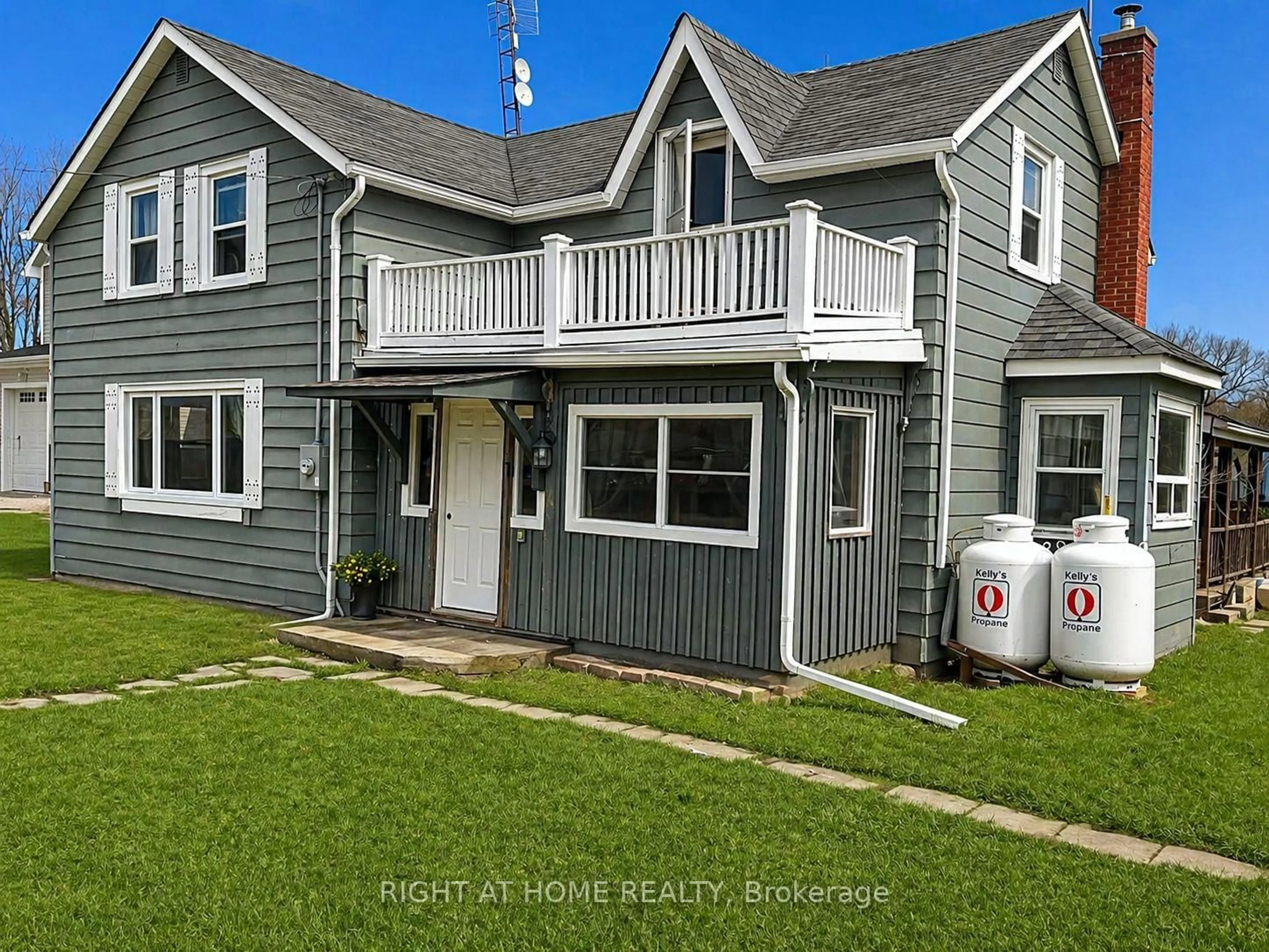 Home with vinyl exterior material, street for 3853 Ganaraska Rd, Port Hope Ontario L0A 1B0