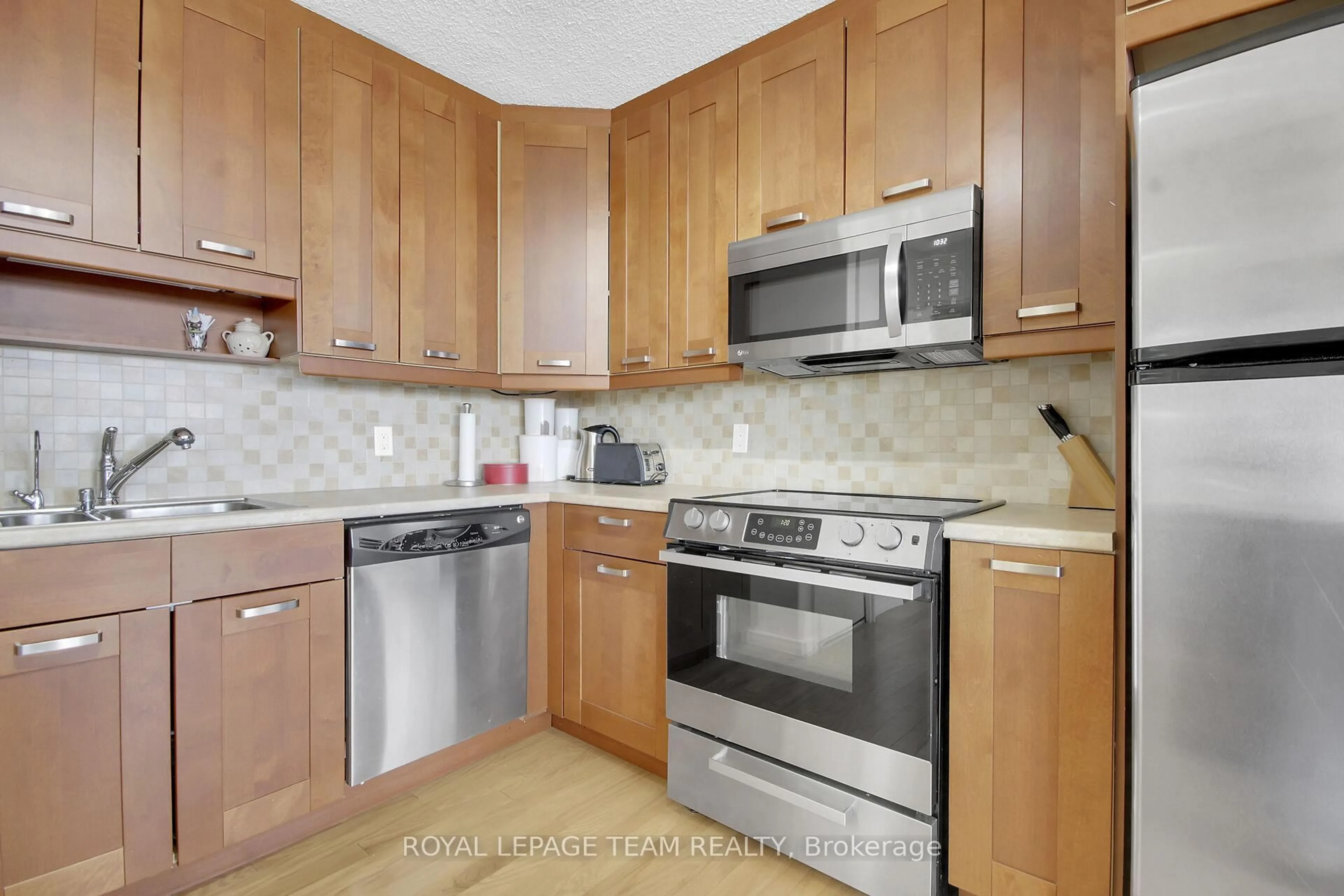 Standard kitchen, unknown for 3360 Southgate Rd #408, Ottawa Ontario K1V 9A6