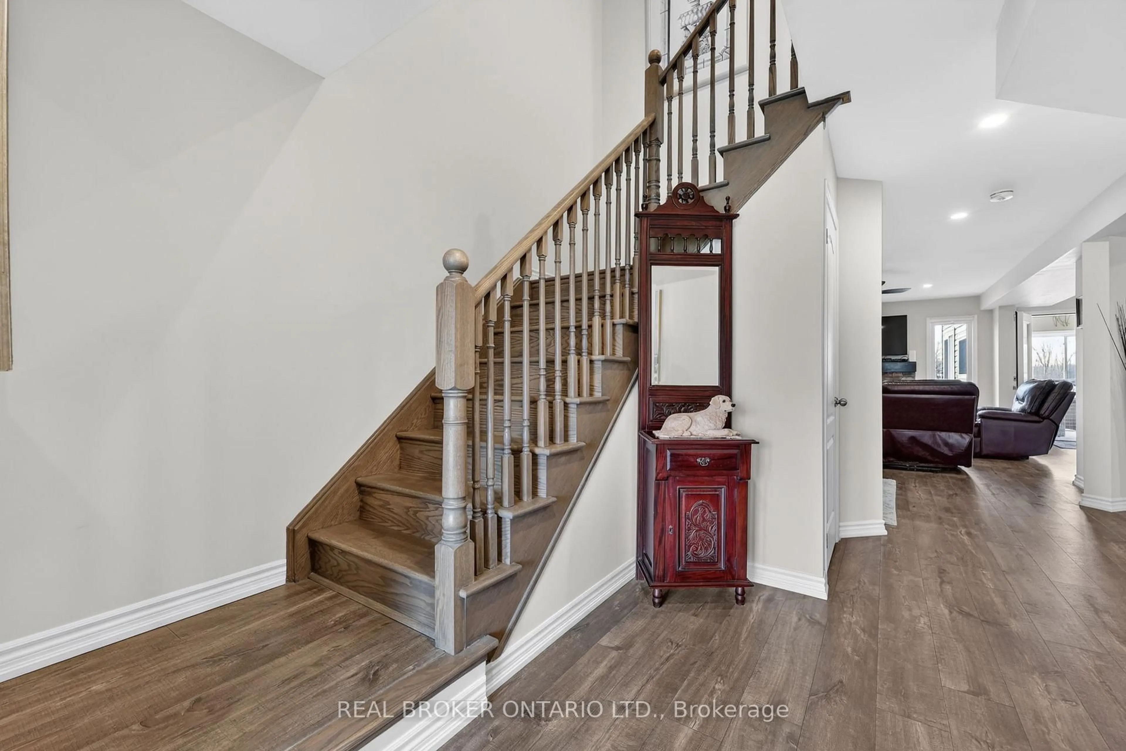 Stairs for 50 Masters Cres, Georgian Bay Ontario L0K 1S0