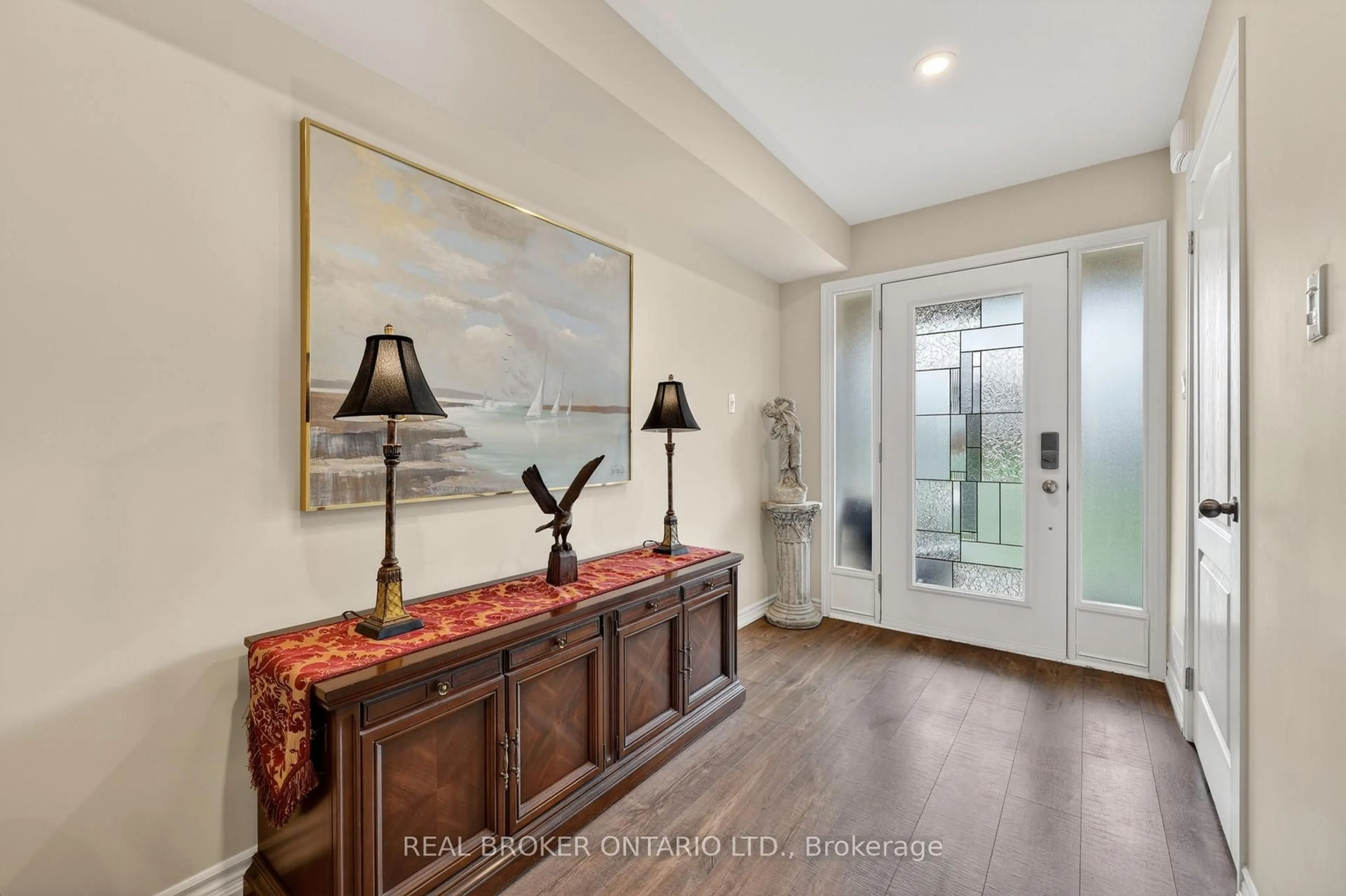 Indoor entryway for 50 Masters Cres, Georgian Bay Ontario L0K 1S0