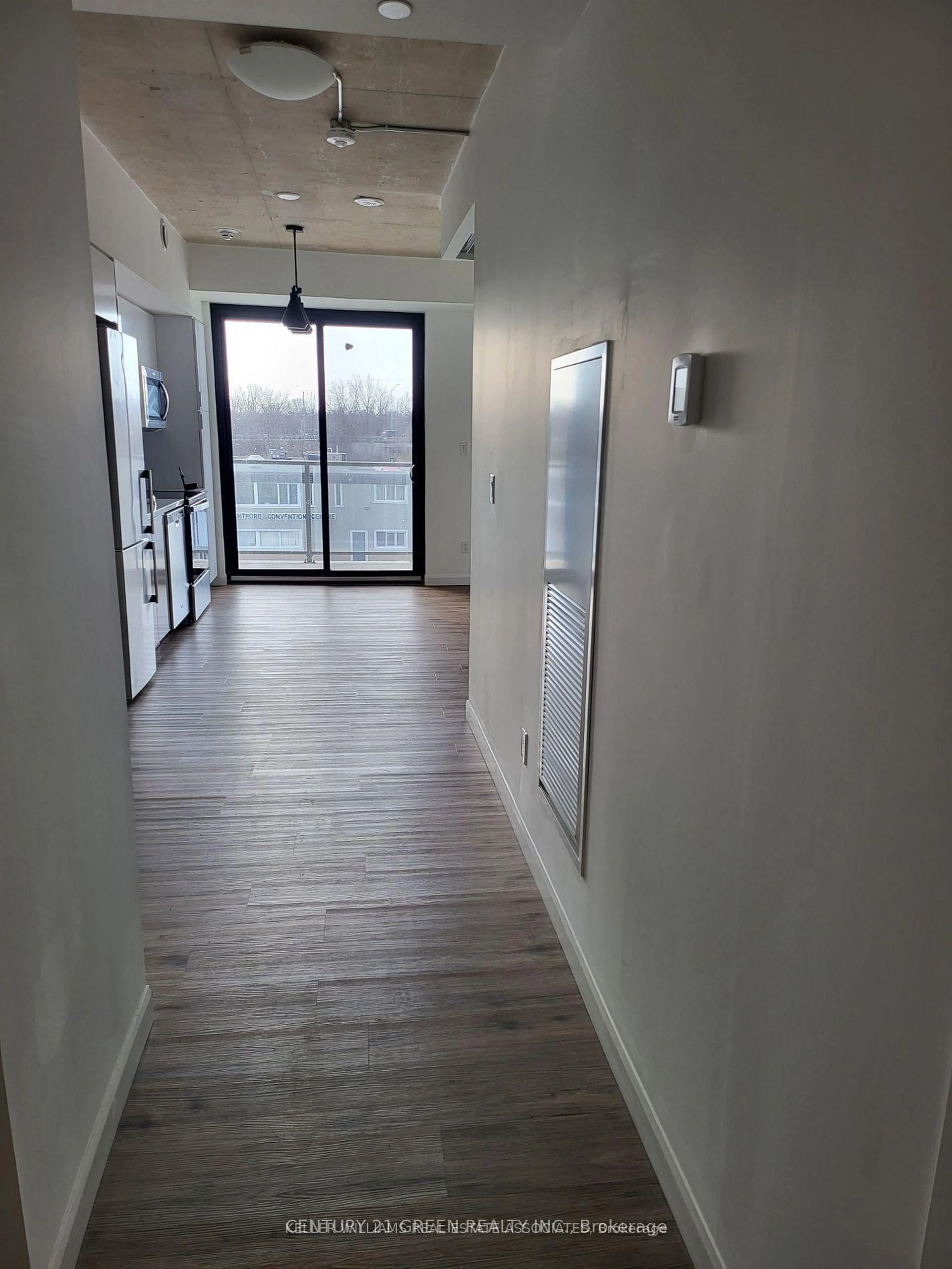 Indoor foyer for 7 Erie Ave #309, Brantford Ontario N3S 0K5