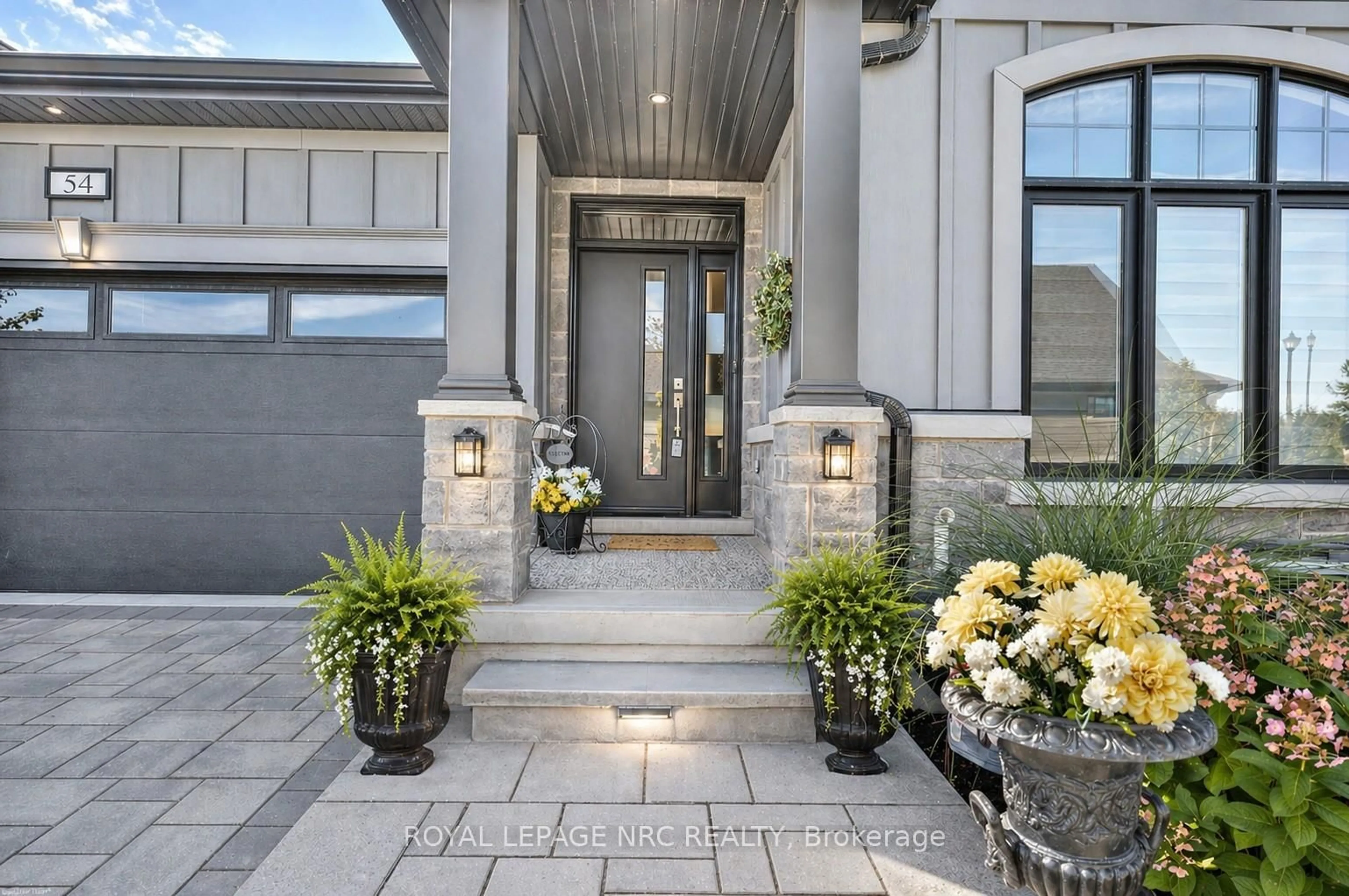 Indoor entryway for 154 PORT ROBINSON Rd #54, Pelham Ontario L0S 1E6