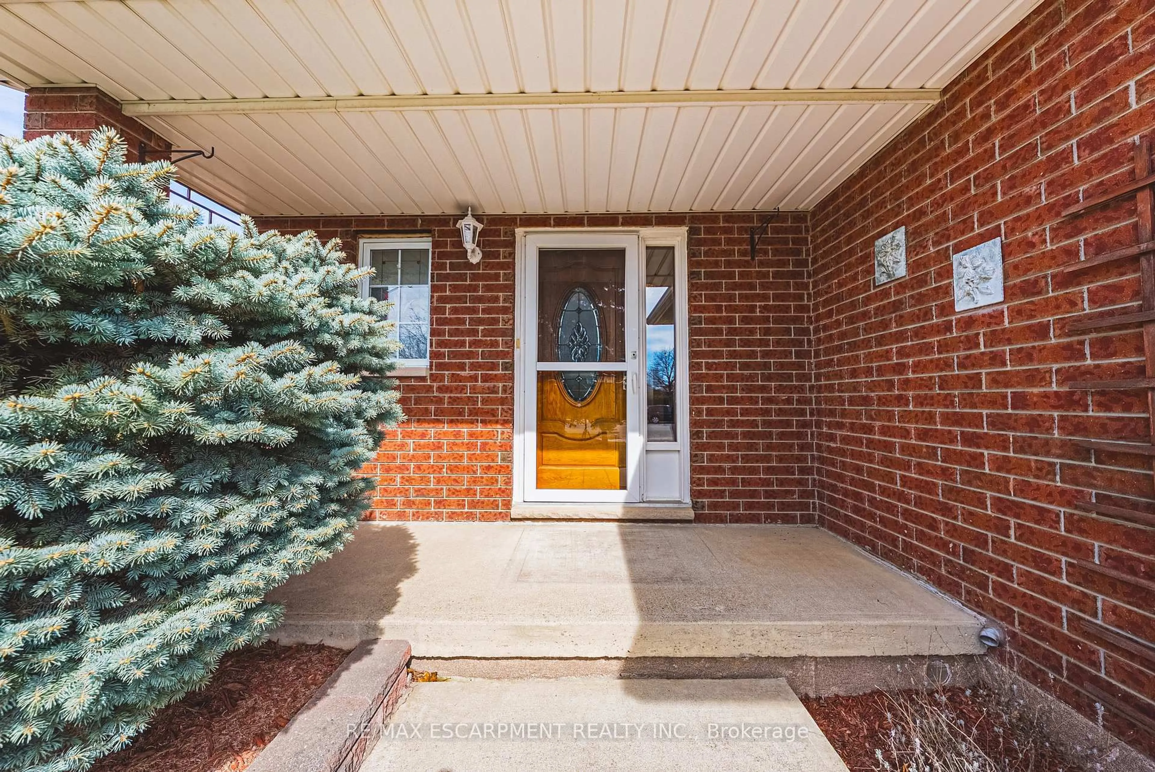 Unknown for 110 Highbury Dr, Hamilton Ontario L8J 3P4