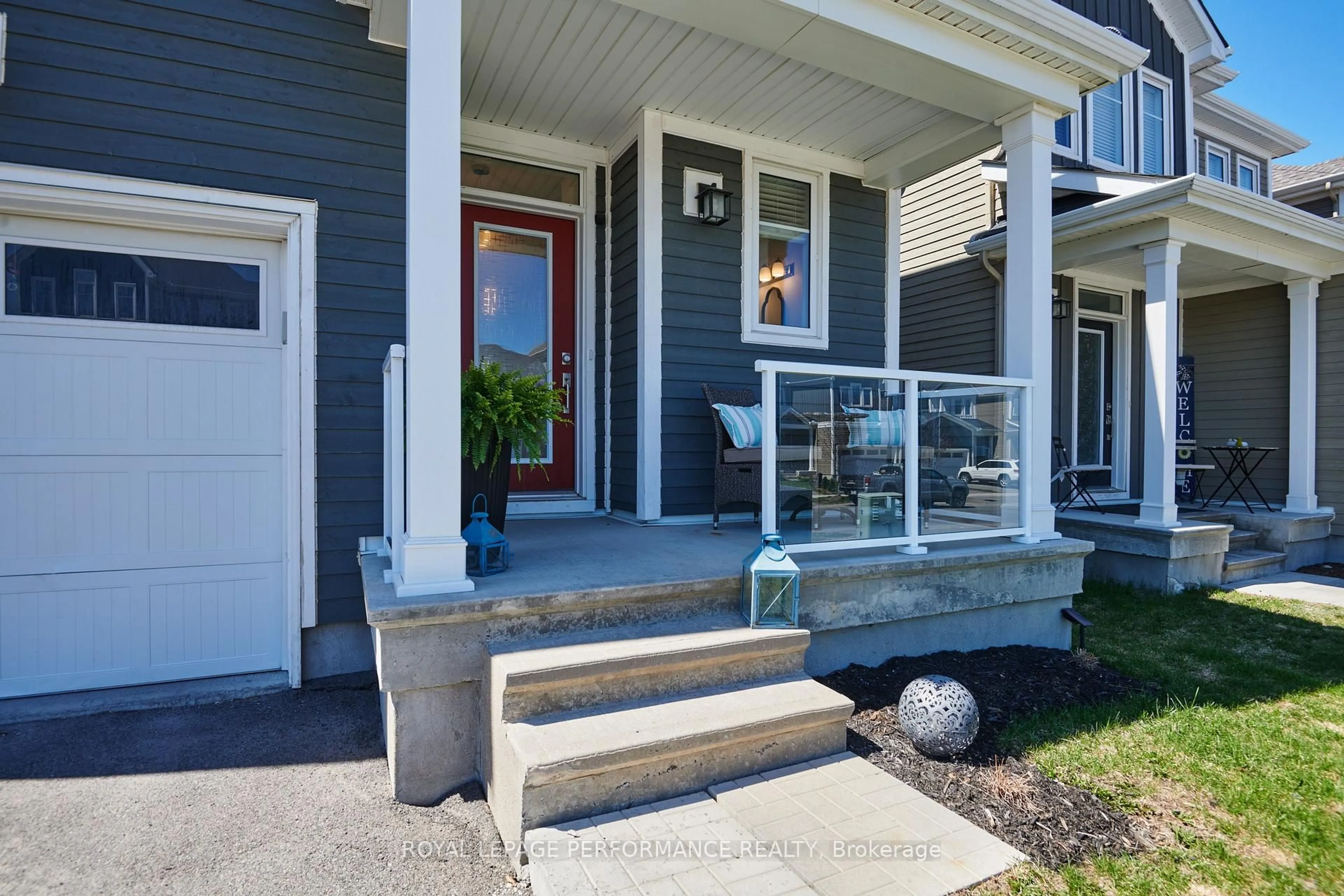 Home with vinyl exterior material, street for 281 Meynell Rd, Richmond Ontario K0A 2Z0