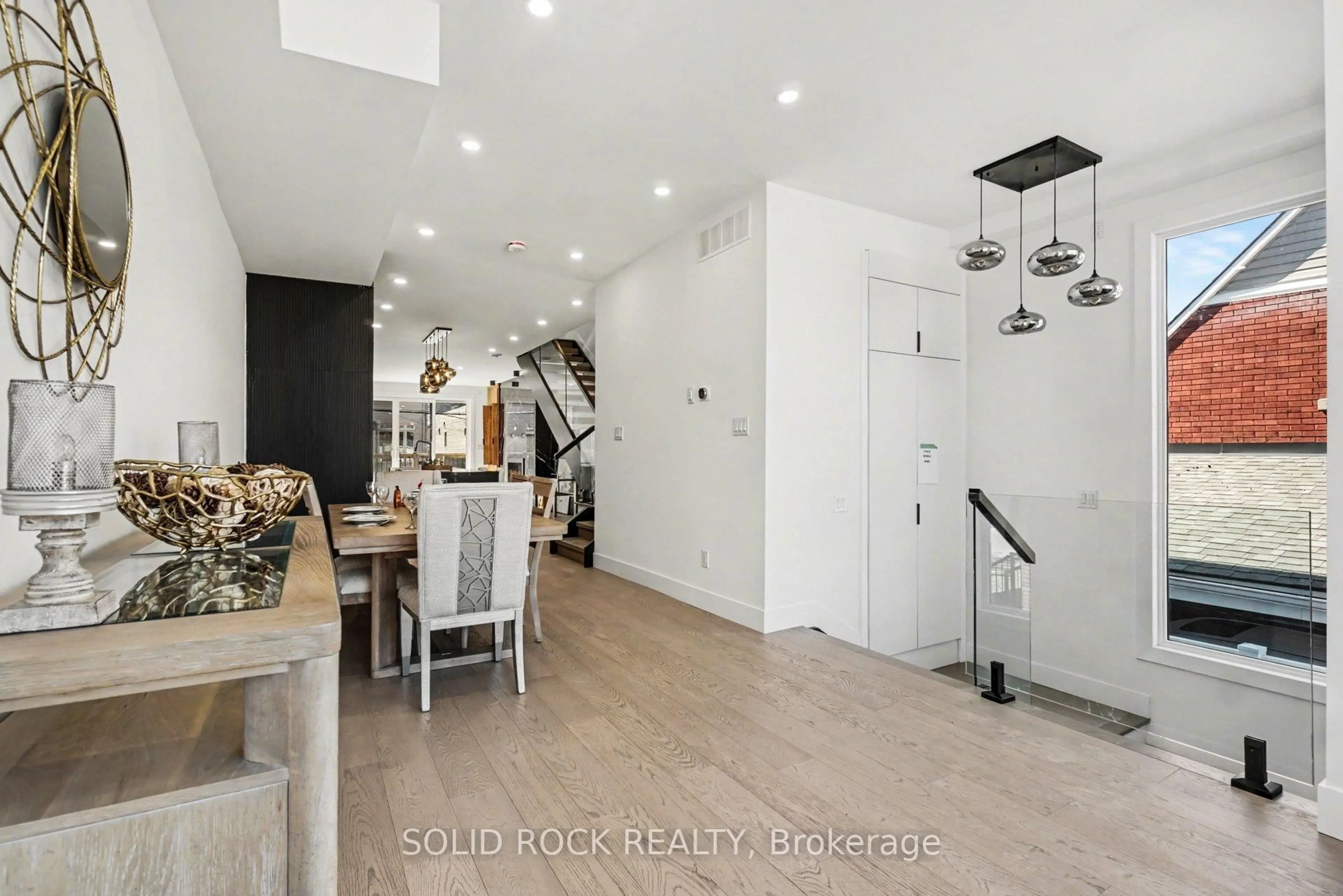 Open concept kitchen, unknown for 826 Alpine Ave, Ottawa Ontario K2B 5R6