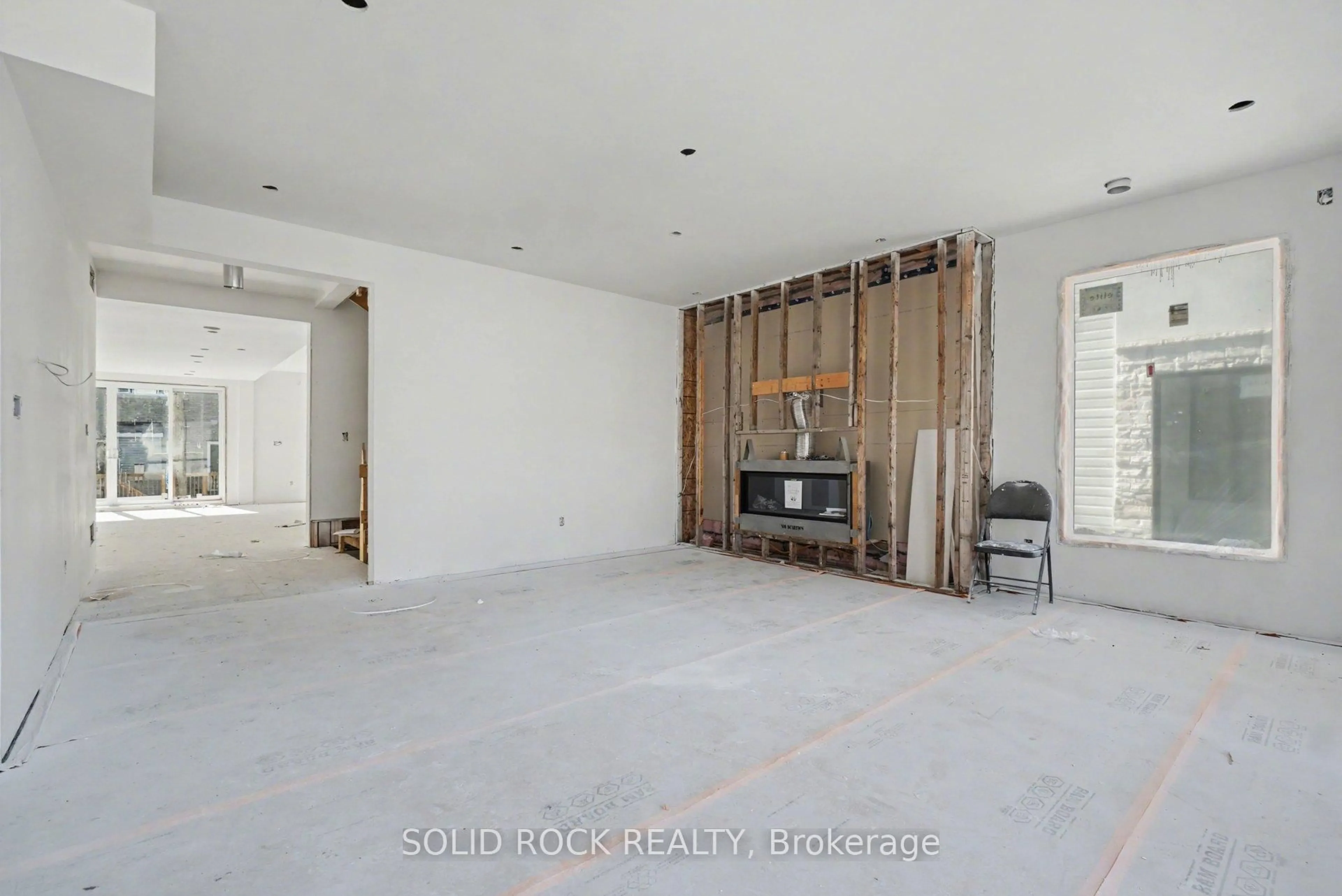 A pic of a room for 830 Alpine Ave, Ottawa Ontario K2B 5R6