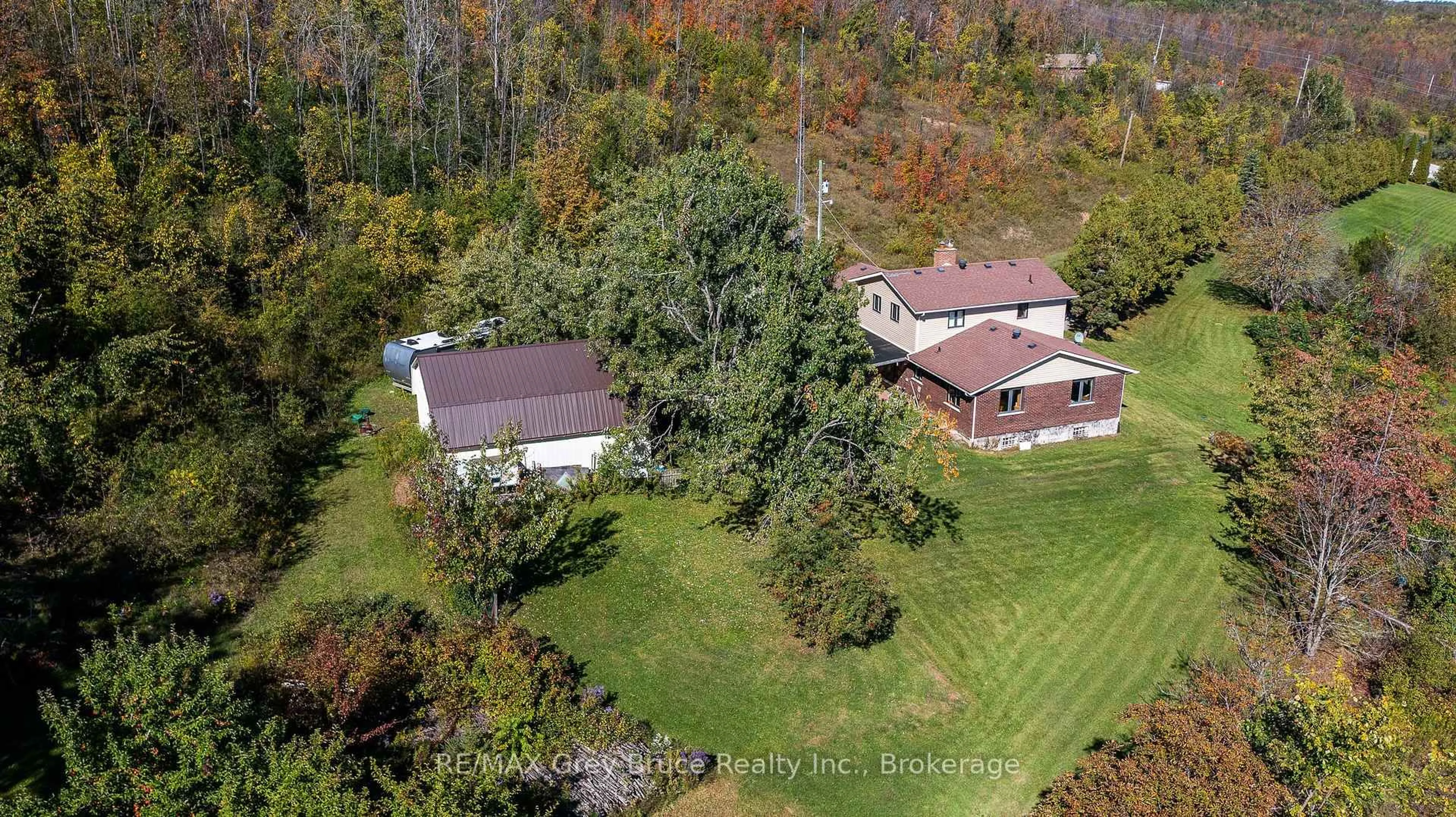 A pic from outside/outdoor area/front of a property/back of a property/a pic from drone, unknown for 138558 Grey Road 112 N, Meaford Ontario N4L 1W5