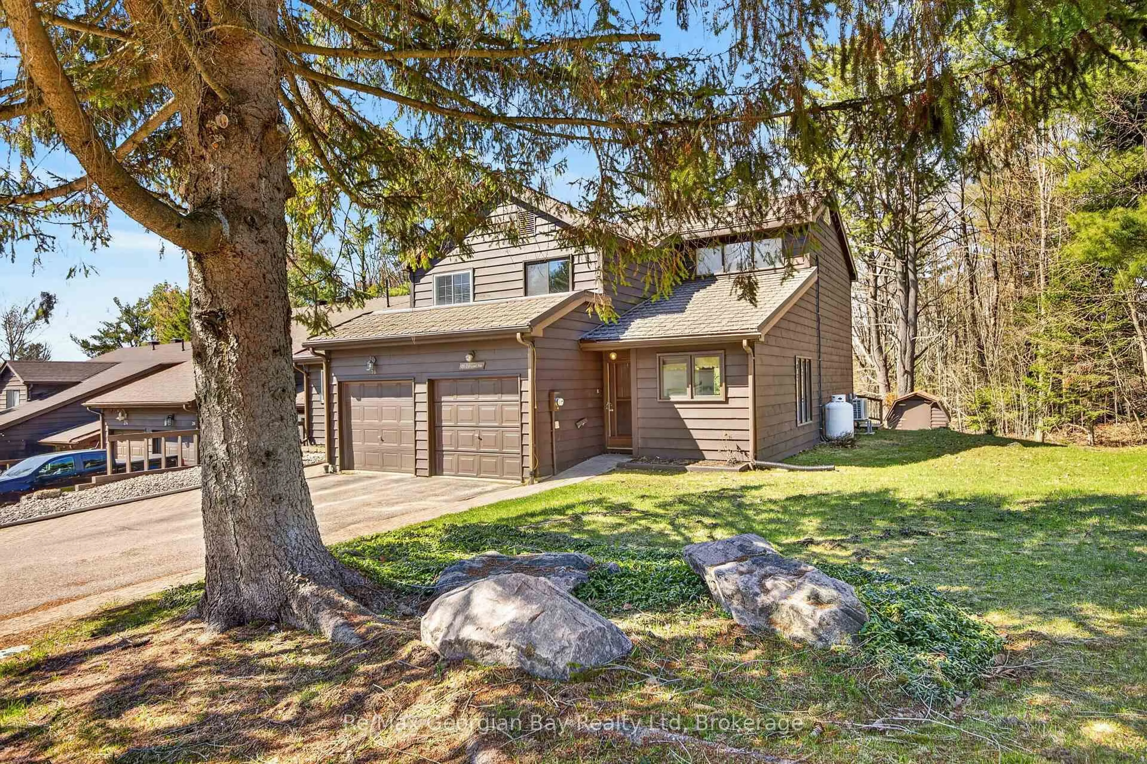 Unknown for 30 OAKWOOD Hts, Bracebridge Ontario P1L 1M5