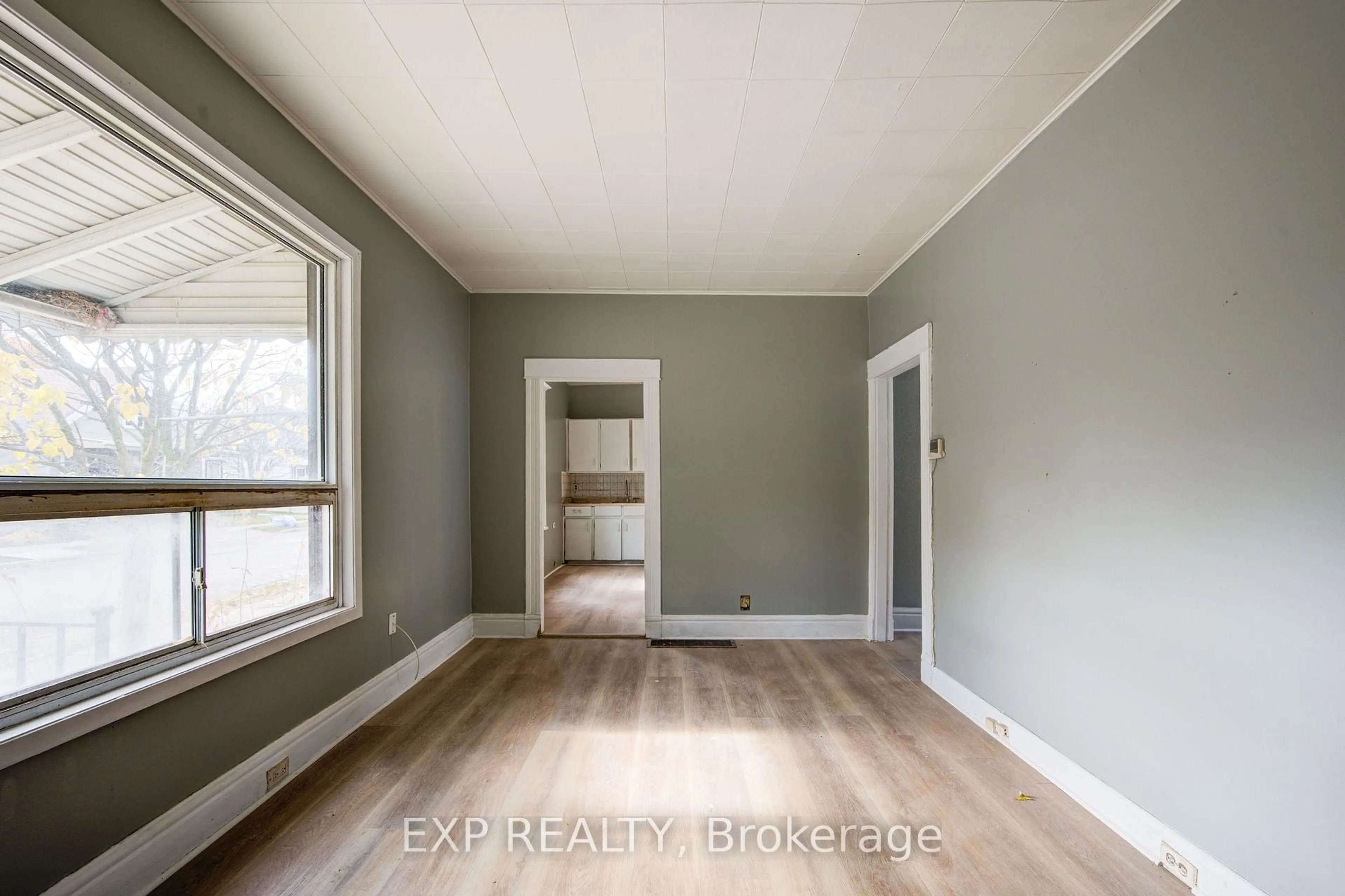 A pic of a room for 1 Rathgar St, London East Ontario N5Z 1Y3