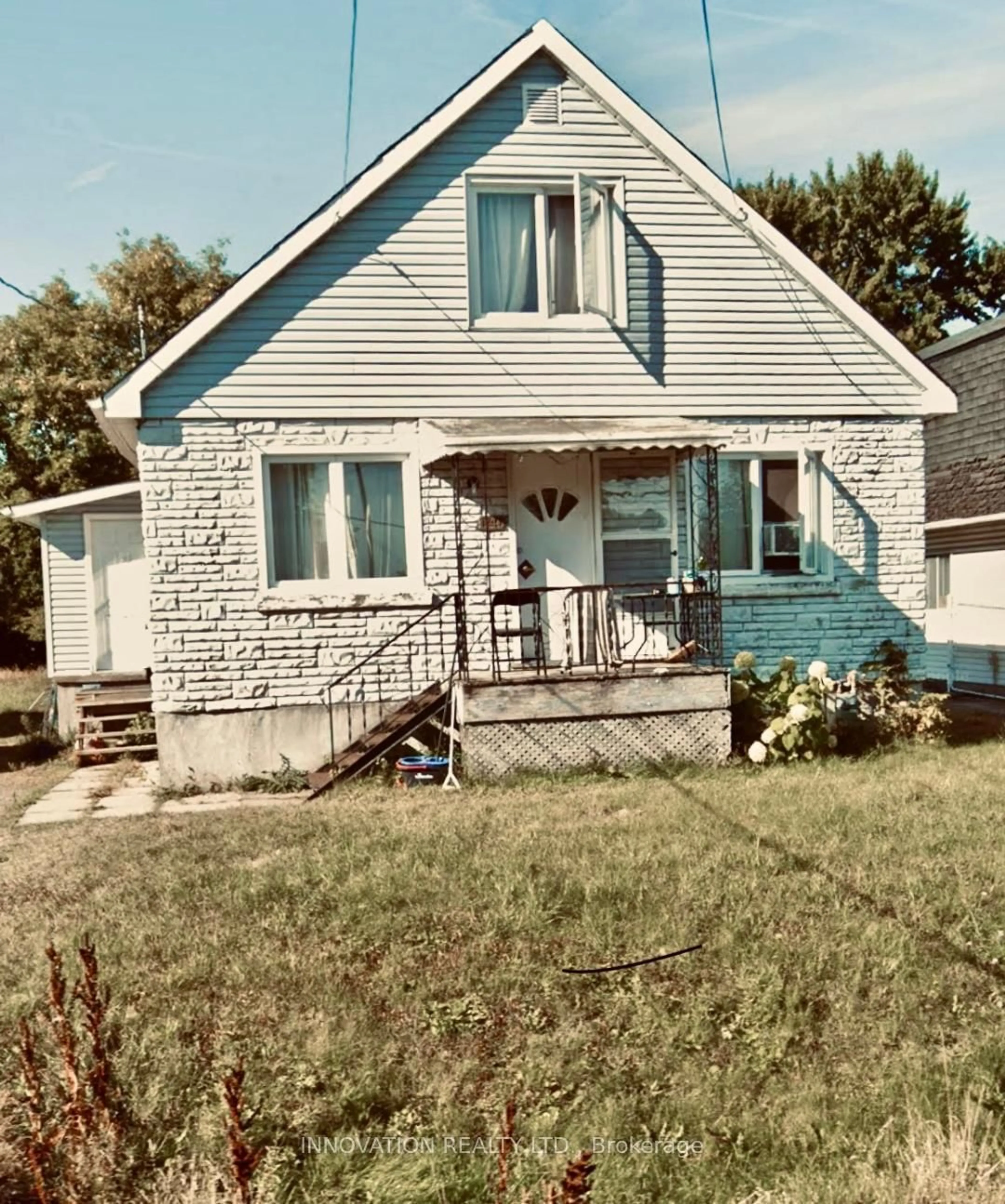 Home with vinyl exterior material, street for 1146 Gabriel St, Orleans Ontario K1C 1K8