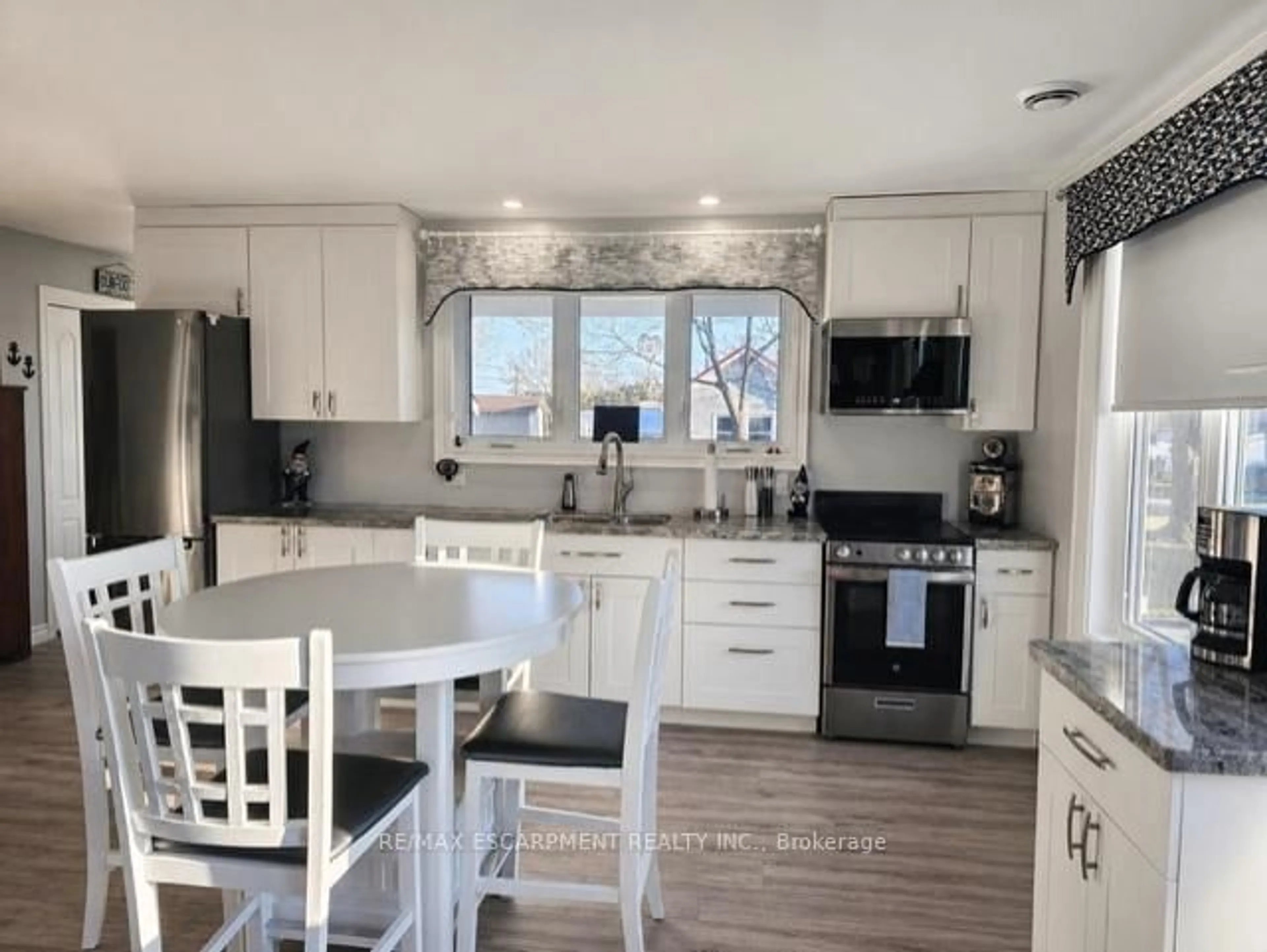 Open concept kitchen, unknown for 28 Foley Lane, Haldimand Ontario N0A 1P0