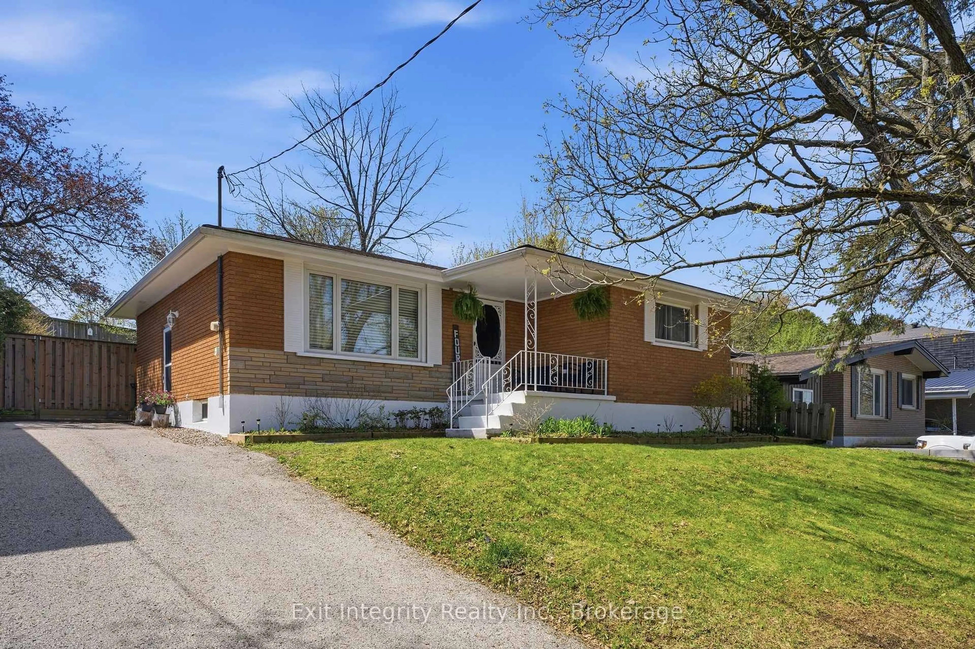 Unknown for 4 Howard St, Norfolk Ontario N3Y 2H5