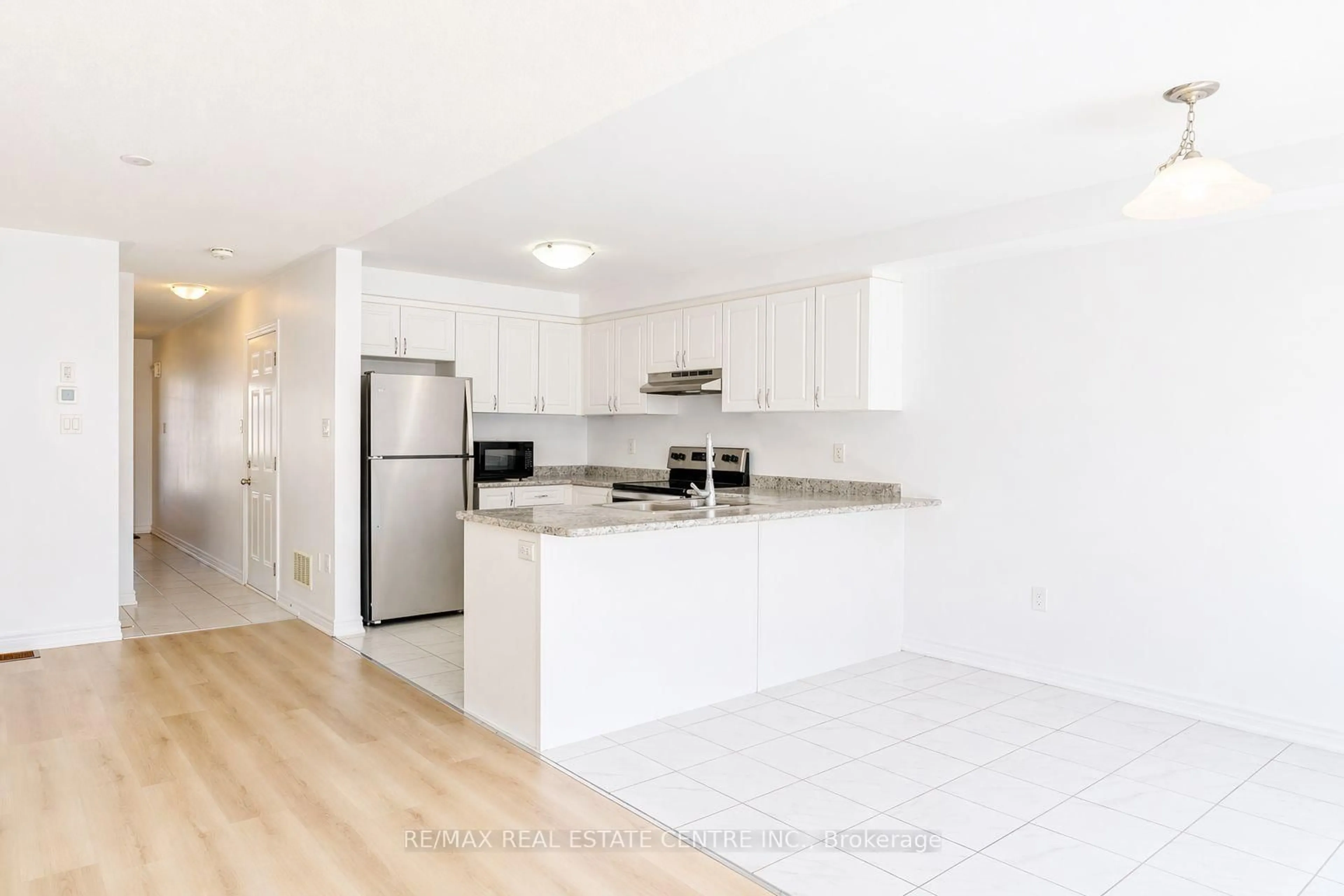 Open concept kitchen, unknown for 341 Stewart St, Shelburne Ontario L9V 3X1