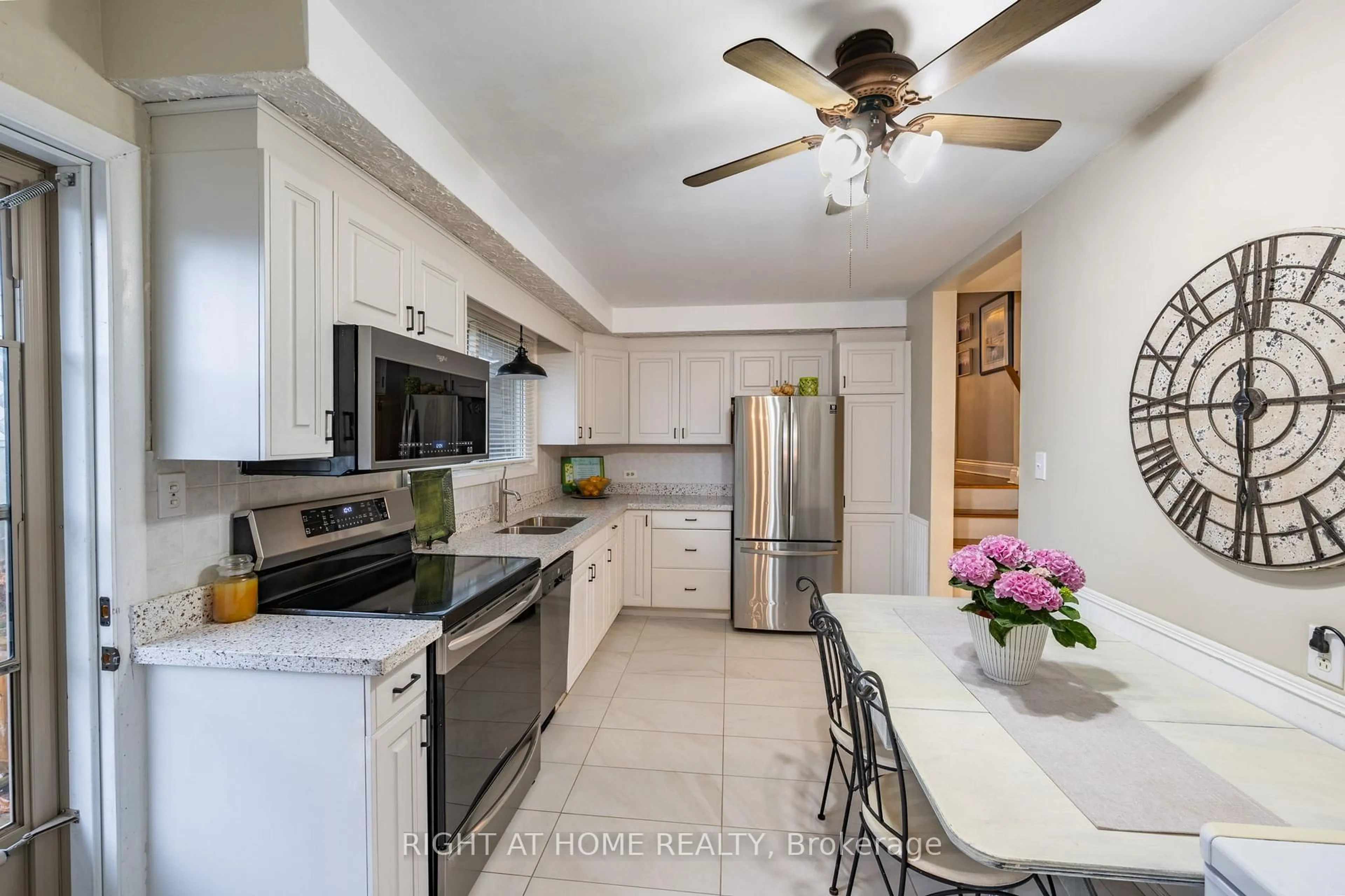 Open concept kitchen, ceramic/tile floor for 323 Lindan Ave, Selwyn Ontario K9L 1K9