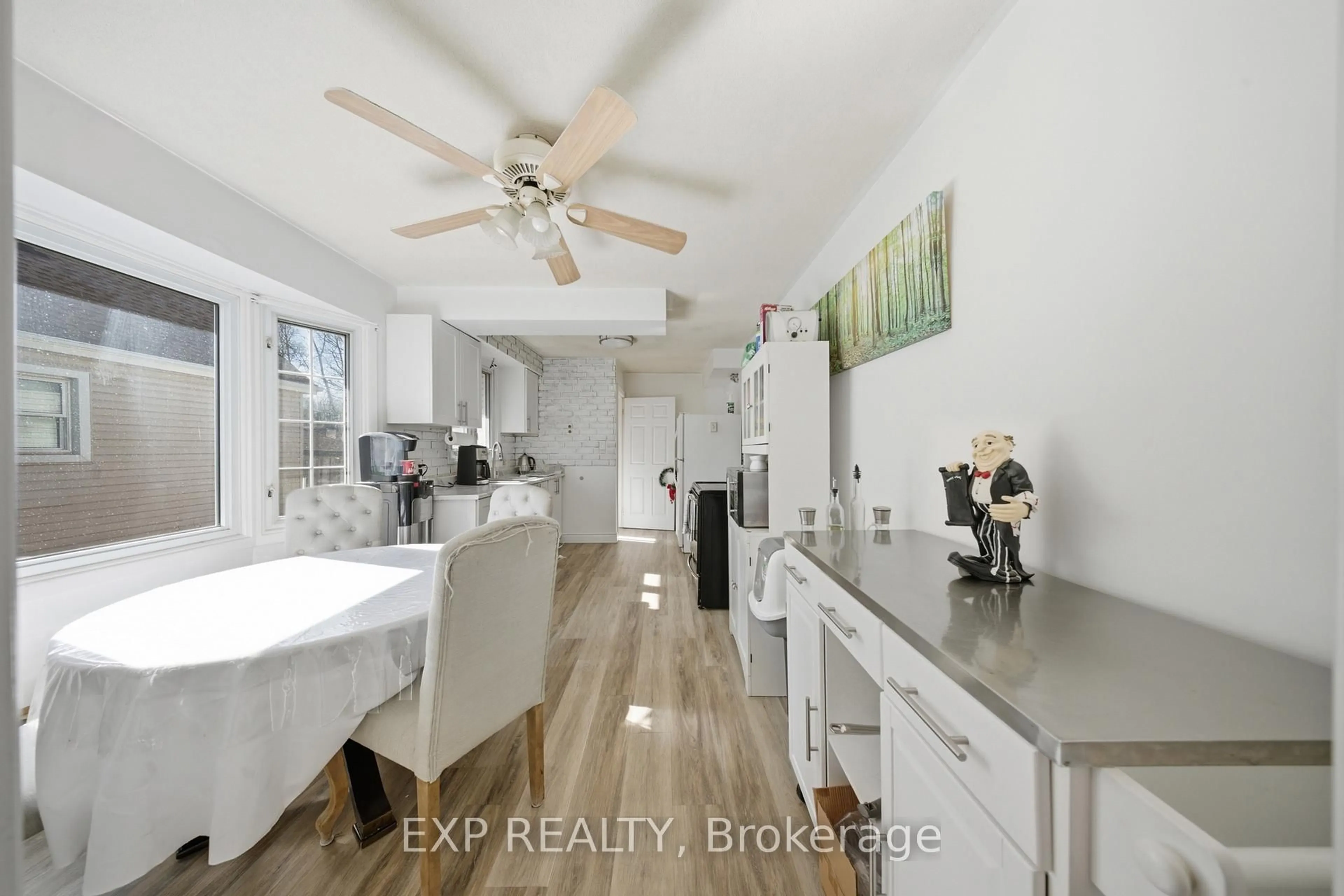 Open concept kitchen, ceramic/tile floor for 6376 Ash St, Niagara Falls Ontario L2G 2H5