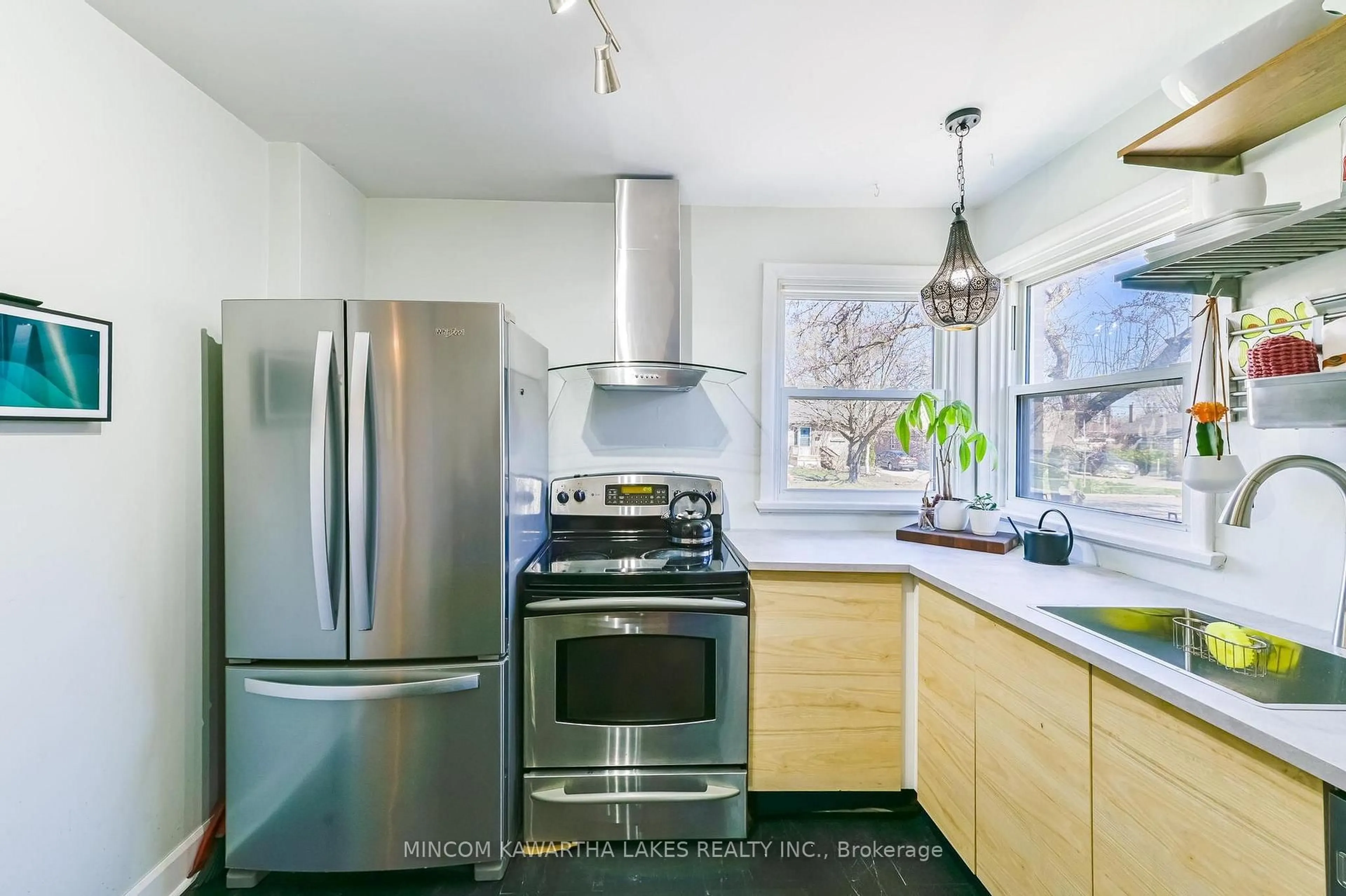 Unknown for 193 Shelbourne St, Peterborough Ontario K9H 5K3