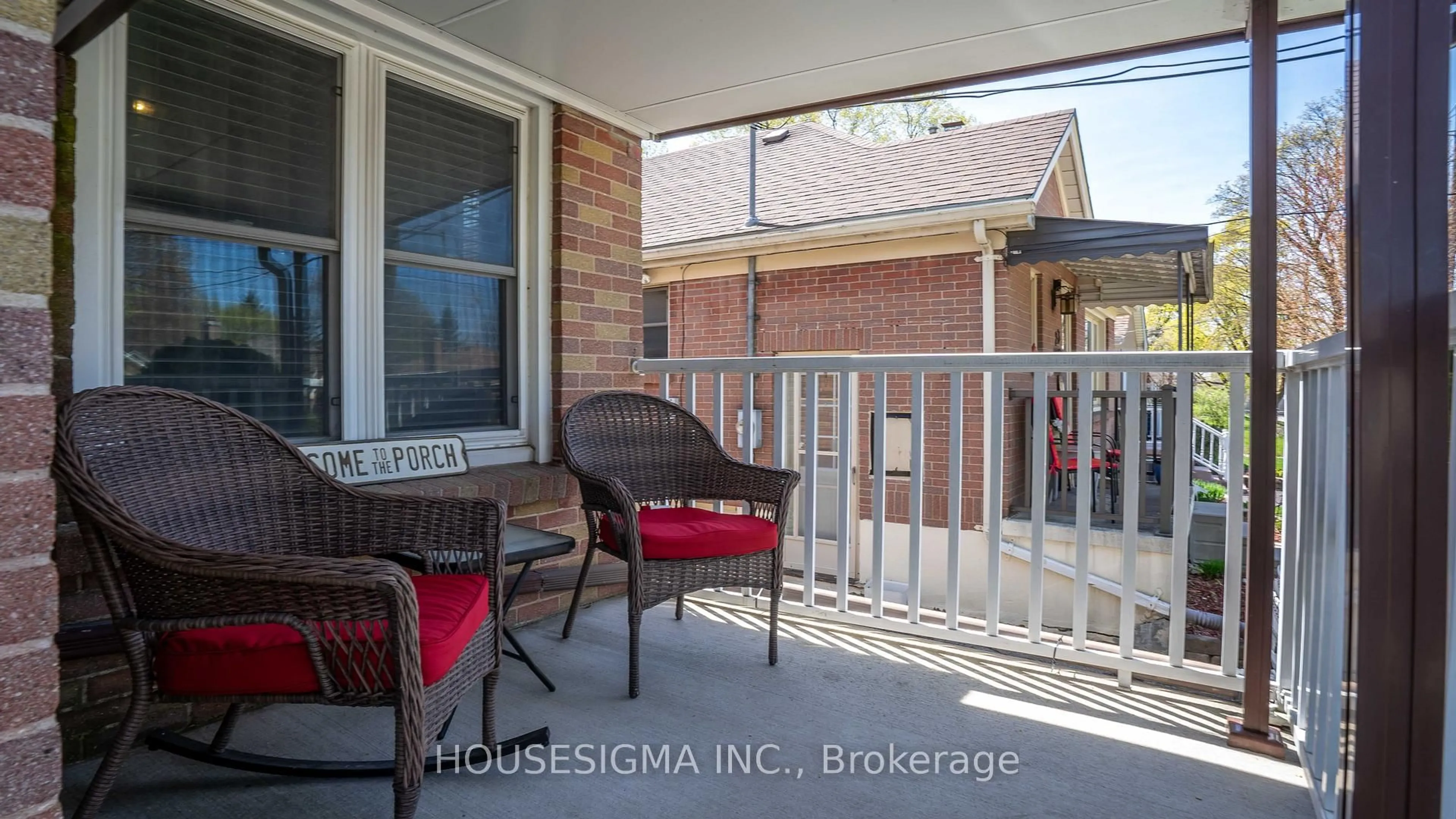 Patio, street for 25 Doulton St, London East Ontario N5W 2P6