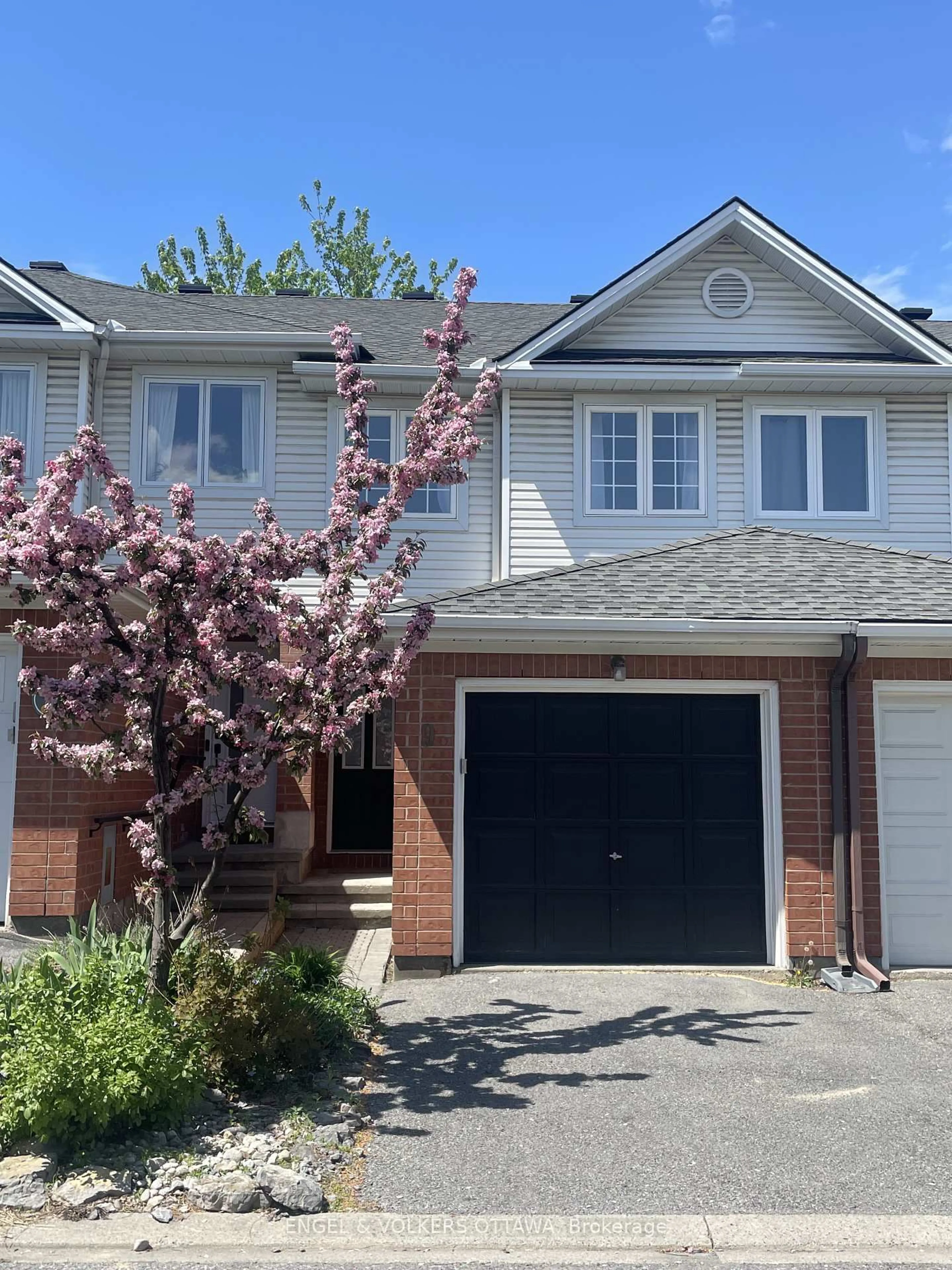Home with vinyl exterior material, street for 9 Festive Private, Ottawa Ontario K2C 4A1
