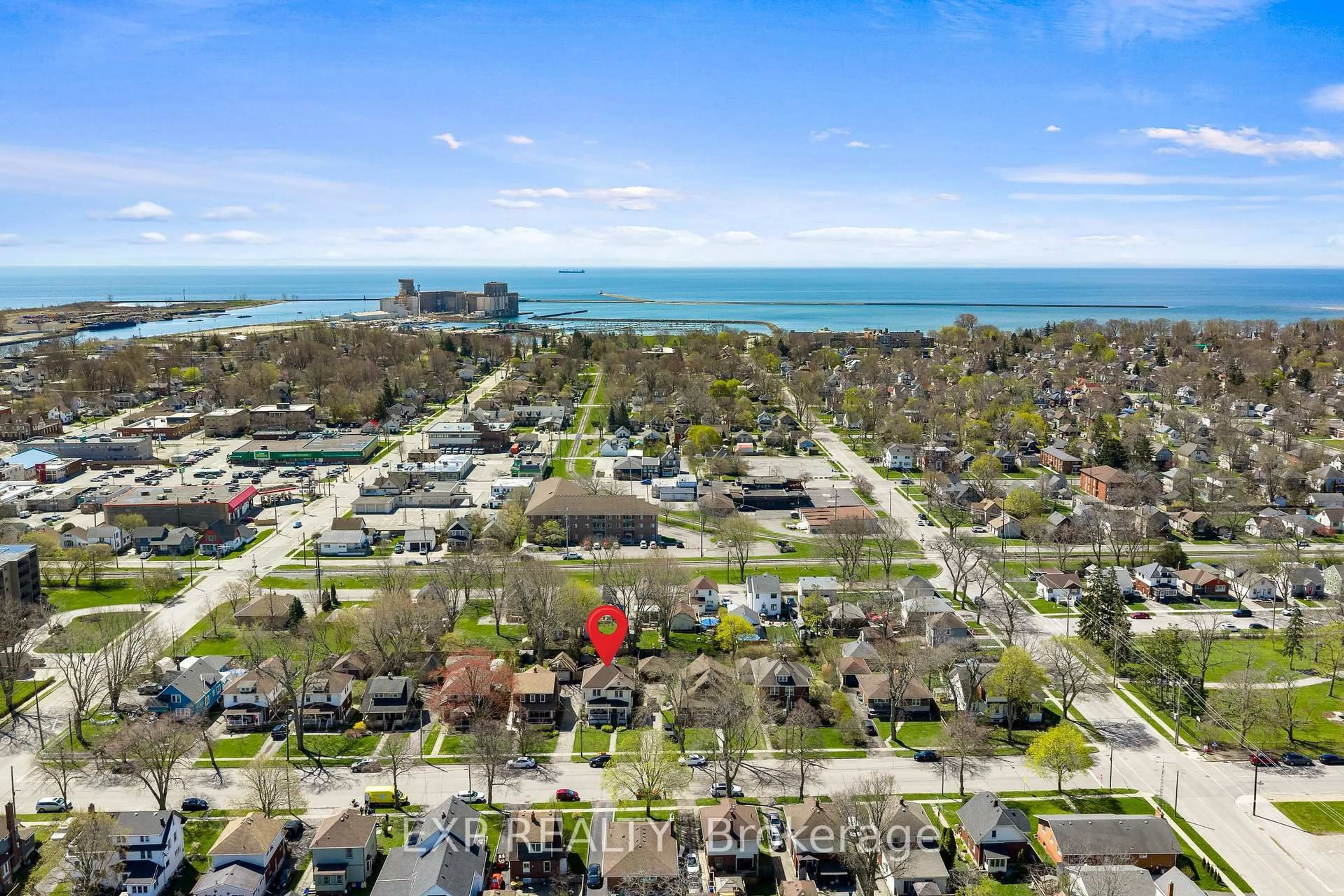 A pic from outside/outdoor area/front of a property/back of a property/a pic from drone, water/lake/river/ocean view for 122 Elgin St, Port Colborne Ontario L3K 3K2